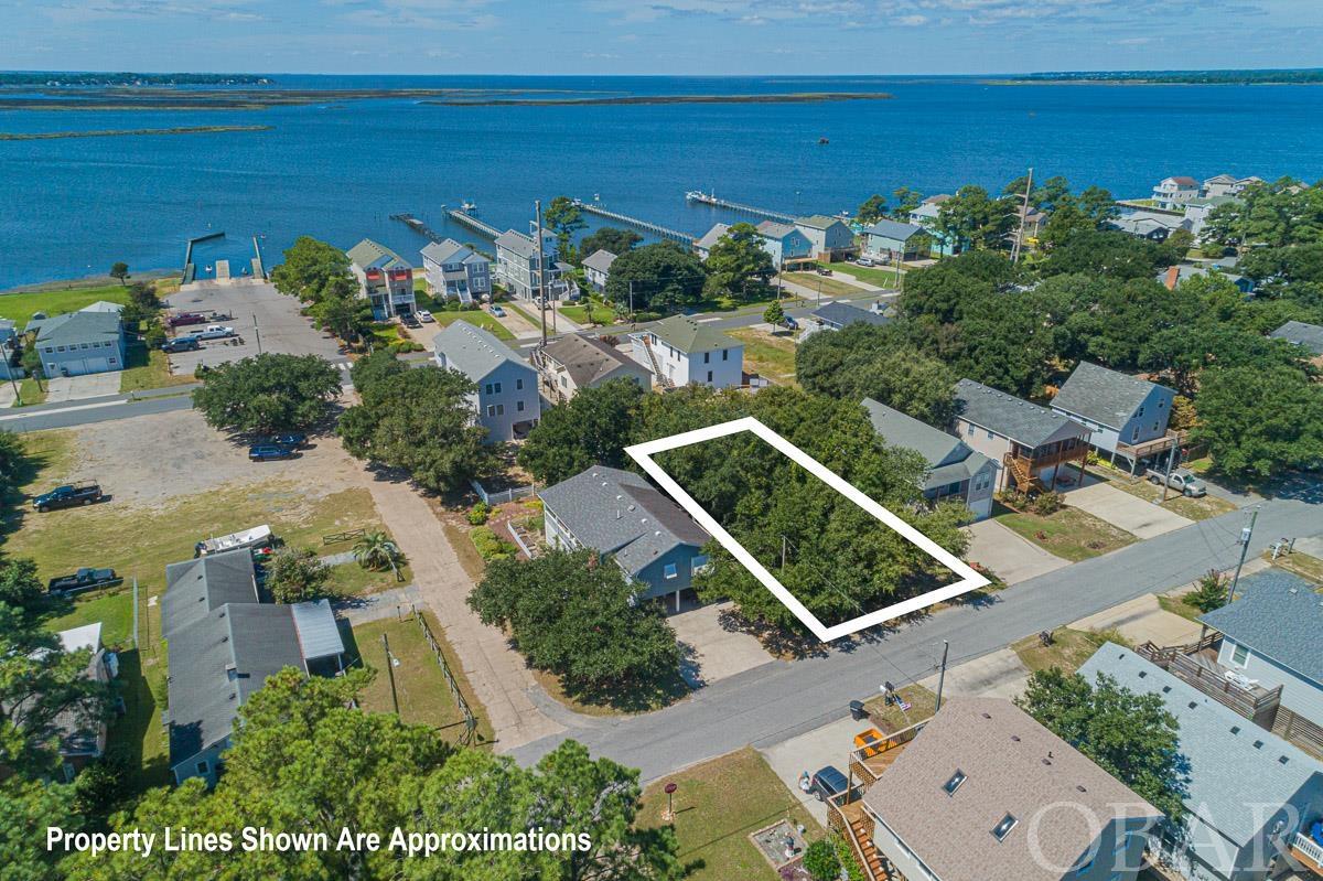 Perfect location to build your Dream Primary residence  2nd home or investment property in an X flood Zone.  Steps to the Sound, the Public Boat Launch Area, Bay Drive Walking Path, Community lot Sound Access.  Plus private beach parking.  Call today!!