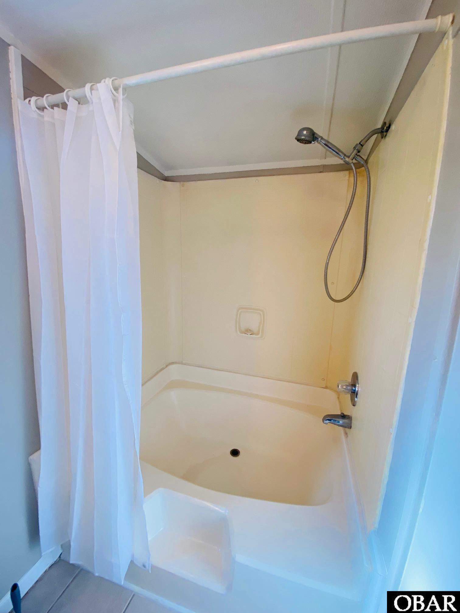 105 Gardenia Drive, Powells Point, NC 27966, 3 Bedrooms Bedrooms, ,2 BathroomsBathrooms,Residential,For sale,Gardenia Drive,118308