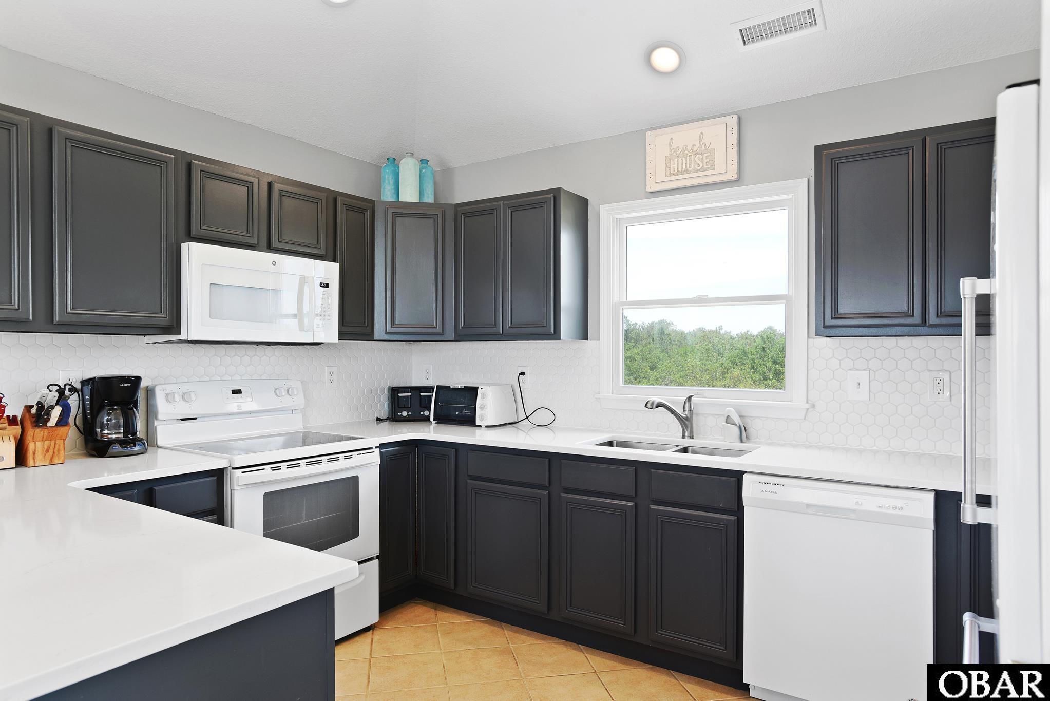 1010 Corolla Drive, Corolla, NC 27927, 6 Bedrooms Bedrooms, ,5 BathroomsBathrooms,Residential,For sale,Corolla Drive,120128