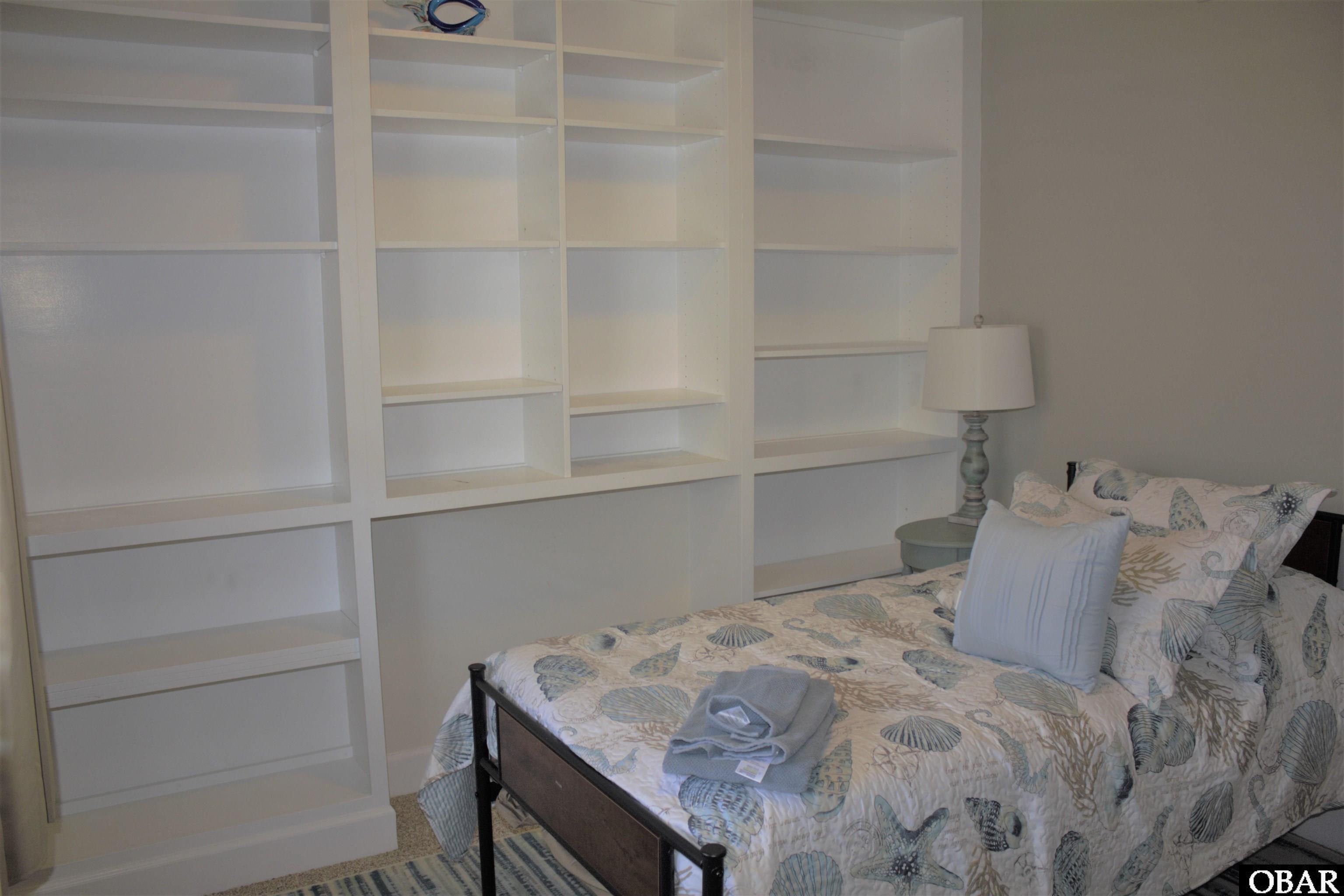 207 Queen Elizabeth Avenue, Manteo, NC 27954-9262, 3 Bedrooms Bedrooms, ,2 BathroomsBathrooms,Residential,For sale,Queen Elizabeth Avenue,120506