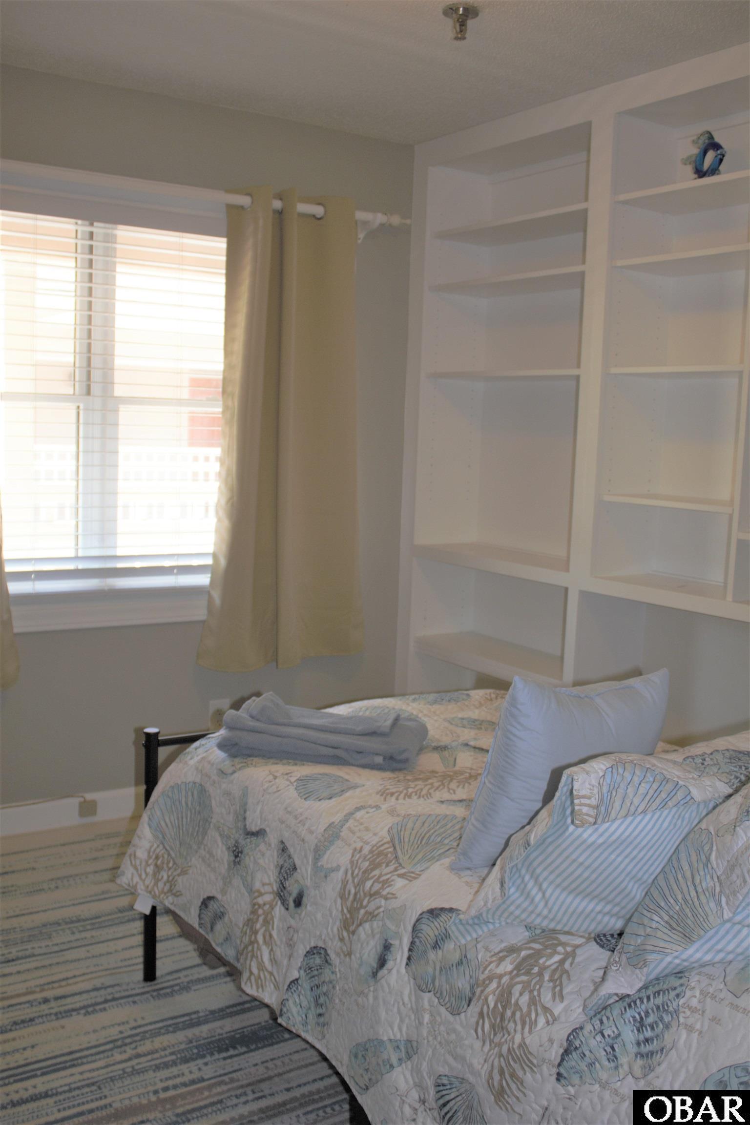 207 Queen Elizabeth Avenue, Manteo, NC 27954-9262, 3 Bedrooms Bedrooms, ,2 BathroomsBathrooms,Residential,For sale,Queen Elizabeth Avenue,120506