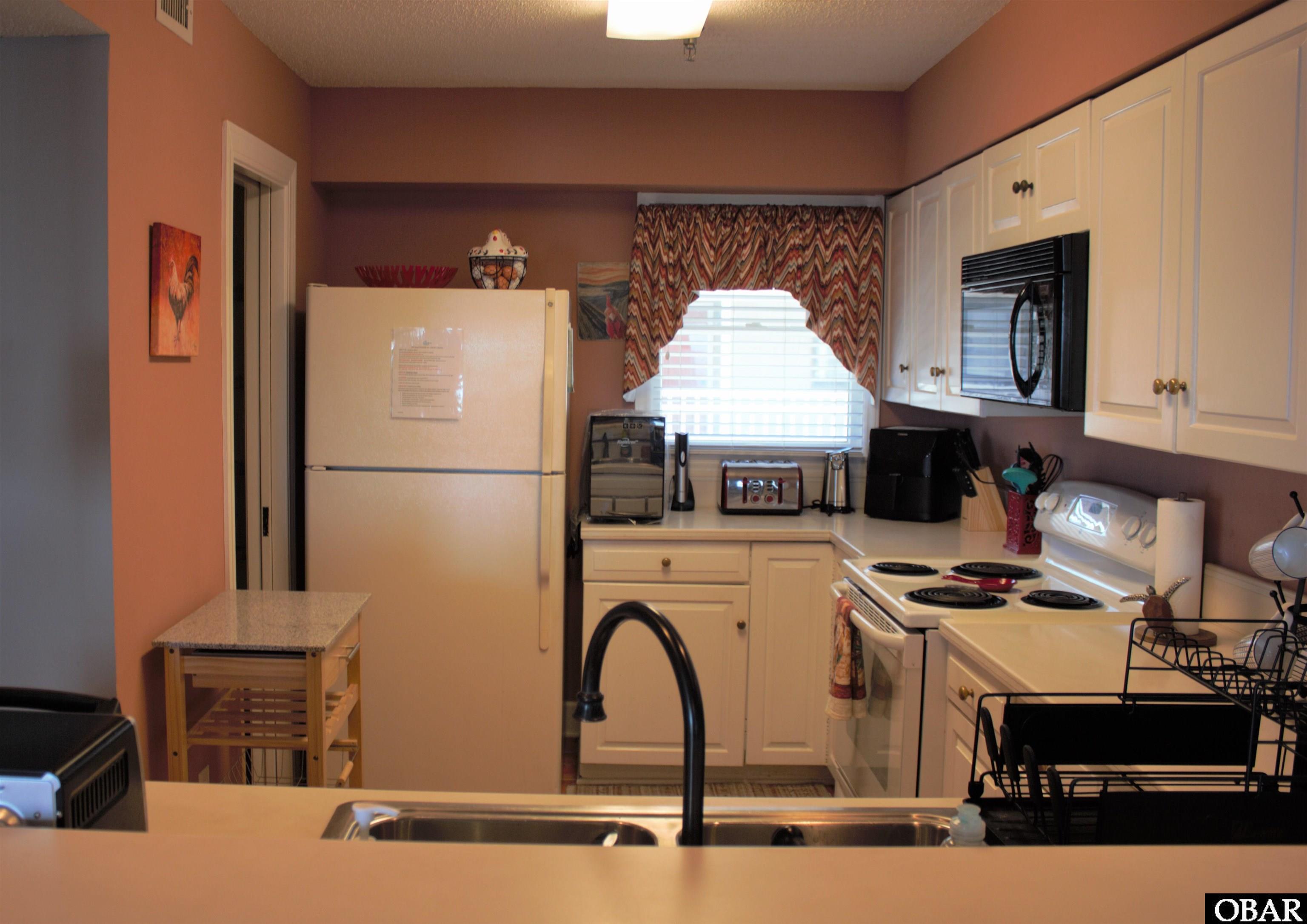207 Queen Elizabeth Avenue, Manteo, NC 27954-9262, 3 Bedrooms Bedrooms, ,2 BathroomsBathrooms,Residential,For sale,Queen Elizabeth Avenue,120506