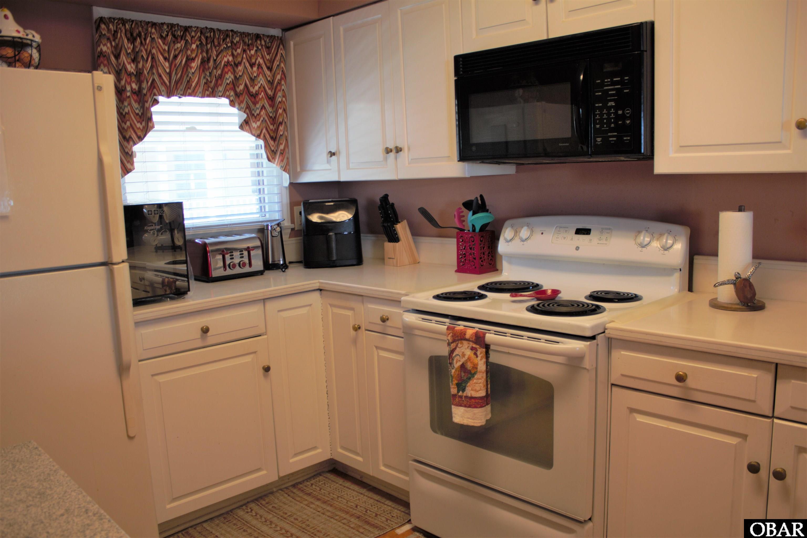 207 Queen Elizabeth Avenue, Manteo, NC 27954-9262, 3 Bedrooms Bedrooms, ,2 BathroomsBathrooms,Residential,For sale,Queen Elizabeth Avenue,120506