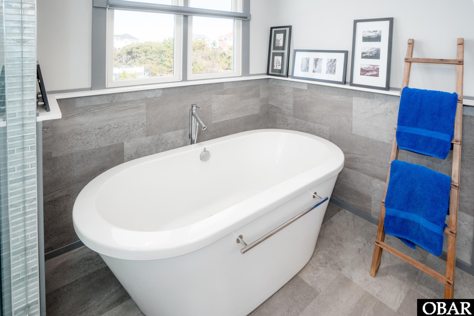 426 Sprig Point, Corolla, NC 27927, 7 Bedrooms Bedrooms, ,5 BathroomsBathrooms,Residential,For sale,Sprig Point,121160