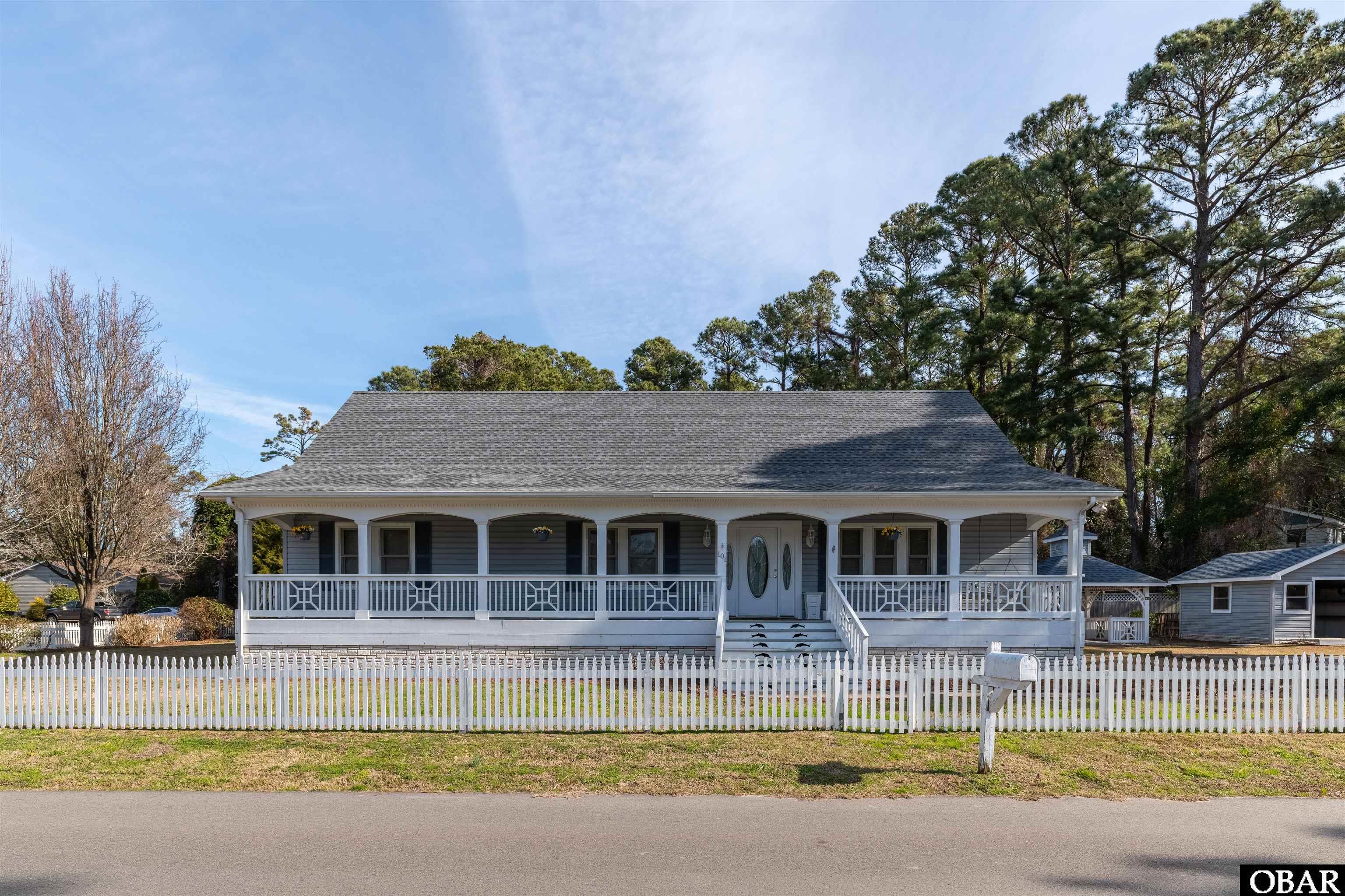 101 Broughton Street, Manteo, NC 27954, 3 Bedrooms Bedrooms, ,2 BathroomsBathrooms,Residential,For sale,Broughton Street,121319