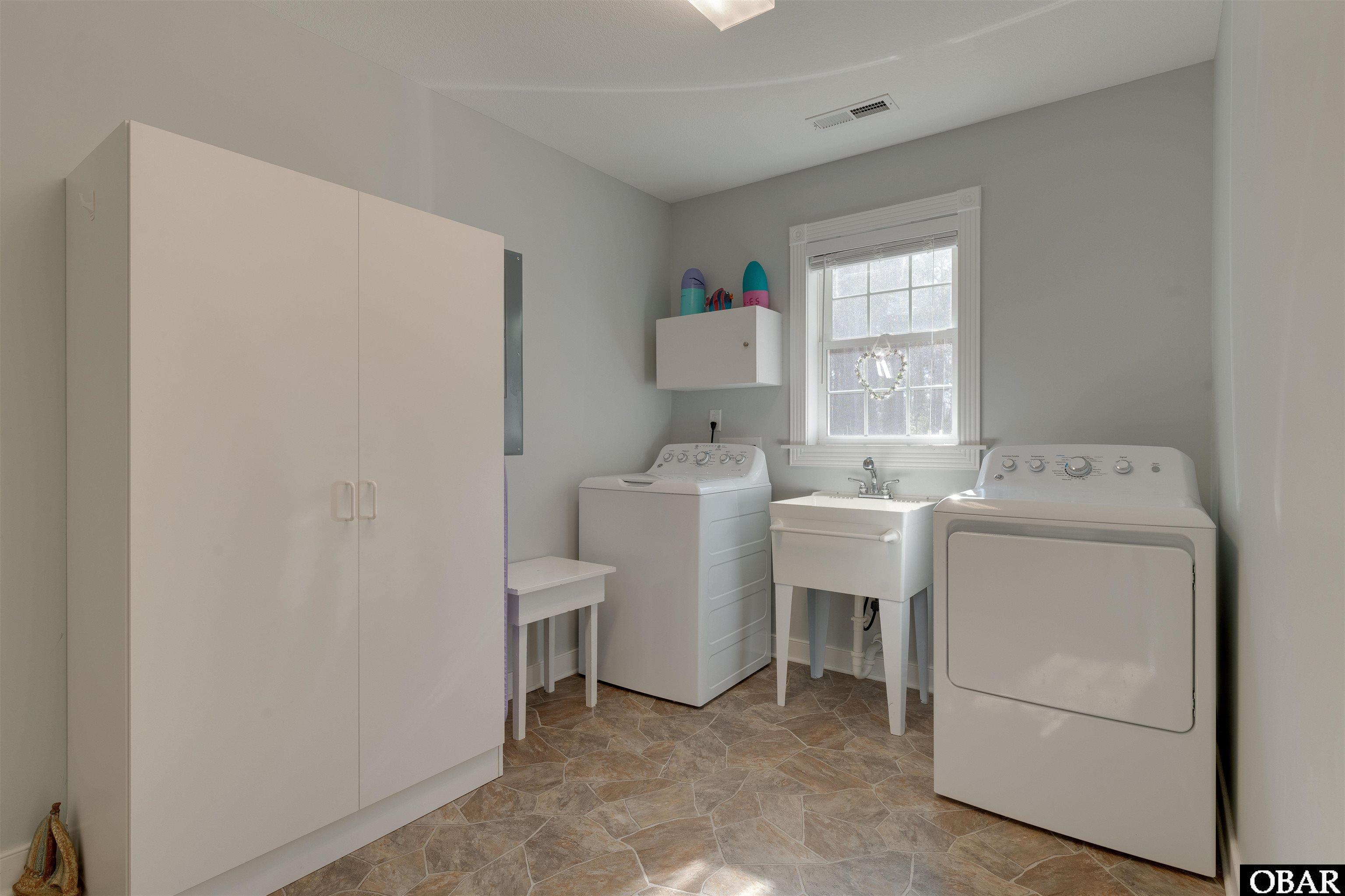 147 Mobile Road, Harbinger, NC 27941, 3 Bedrooms Bedrooms, ,2 BathroomsBathrooms,Residential,For sale,Mobile Road,121464