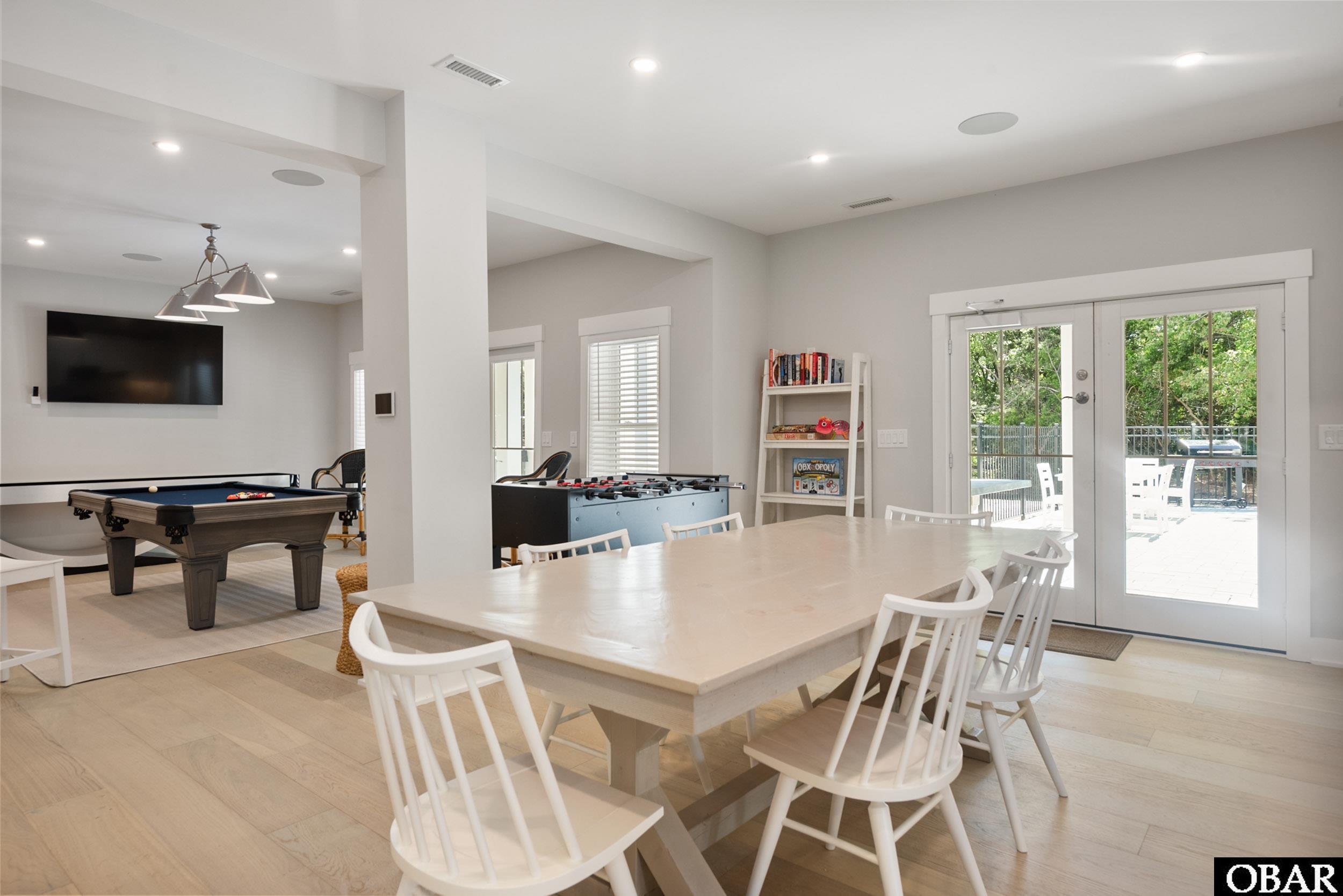 642 Hunt Club Drive, Corolla, NC 27927, 12 Bedrooms Bedrooms, ,14 BathroomsBathrooms,Residential,For sale,Hunt Club Drive,121918
