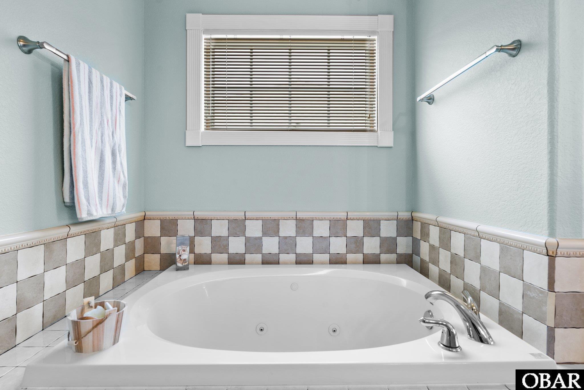 1711 Croatan Highway, Kill Devil Hills, NC 27949, 4 Bedrooms Bedrooms, ,4 BathroomsBathrooms,Residential,For sale,Croatan Highway,122849