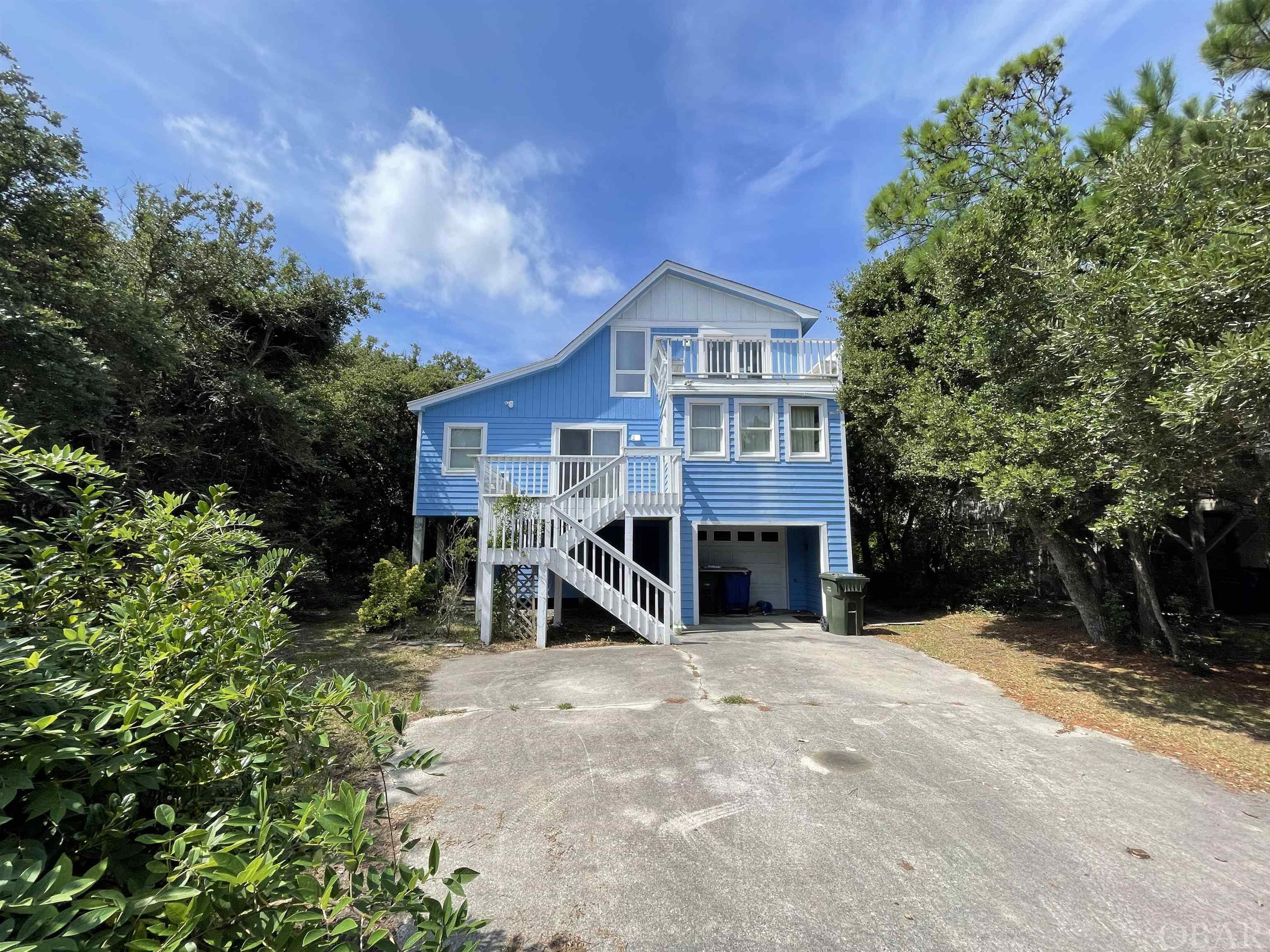 This home is in a perfect between the highways location in Nags Head. Close to Nags Head pier and some very popular restaurants. It has been sitting vacant for some time and is in need of some TLC.