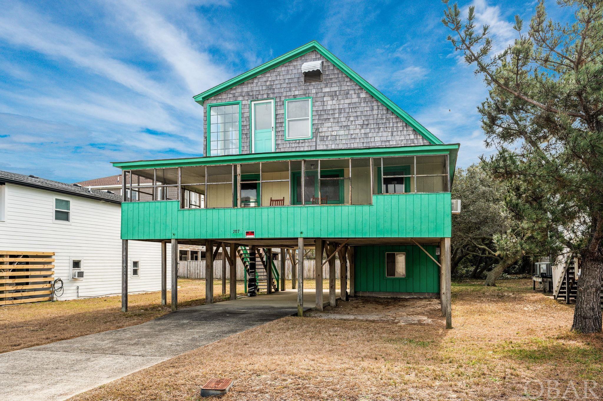 Classic cottage, in a Spectacular location between Bonnett St. beach access and Dowdy Park in Nags Head! Home is being sold As-Is, remodel and make it your own Nags Head beach getaway!!  Easy walk to the beach, to Dowdy Park, YMCA, shopping and more!