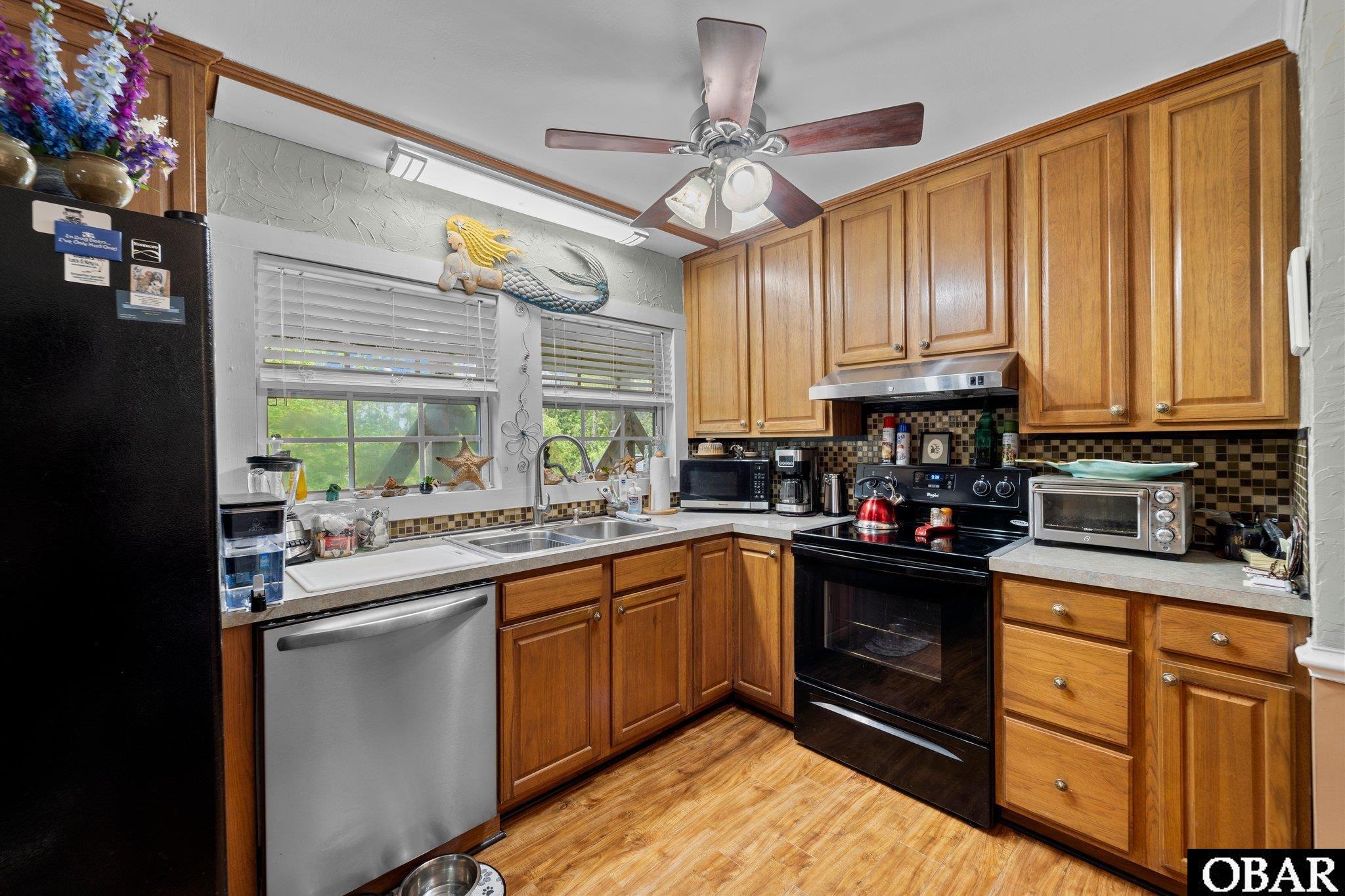 691 Vista Lake Drive, Manteo, NC 27954, 4 Bedrooms Bedrooms, ,2 BathroomsBathrooms,Residential,For sale,Vista Lake Drive,125418