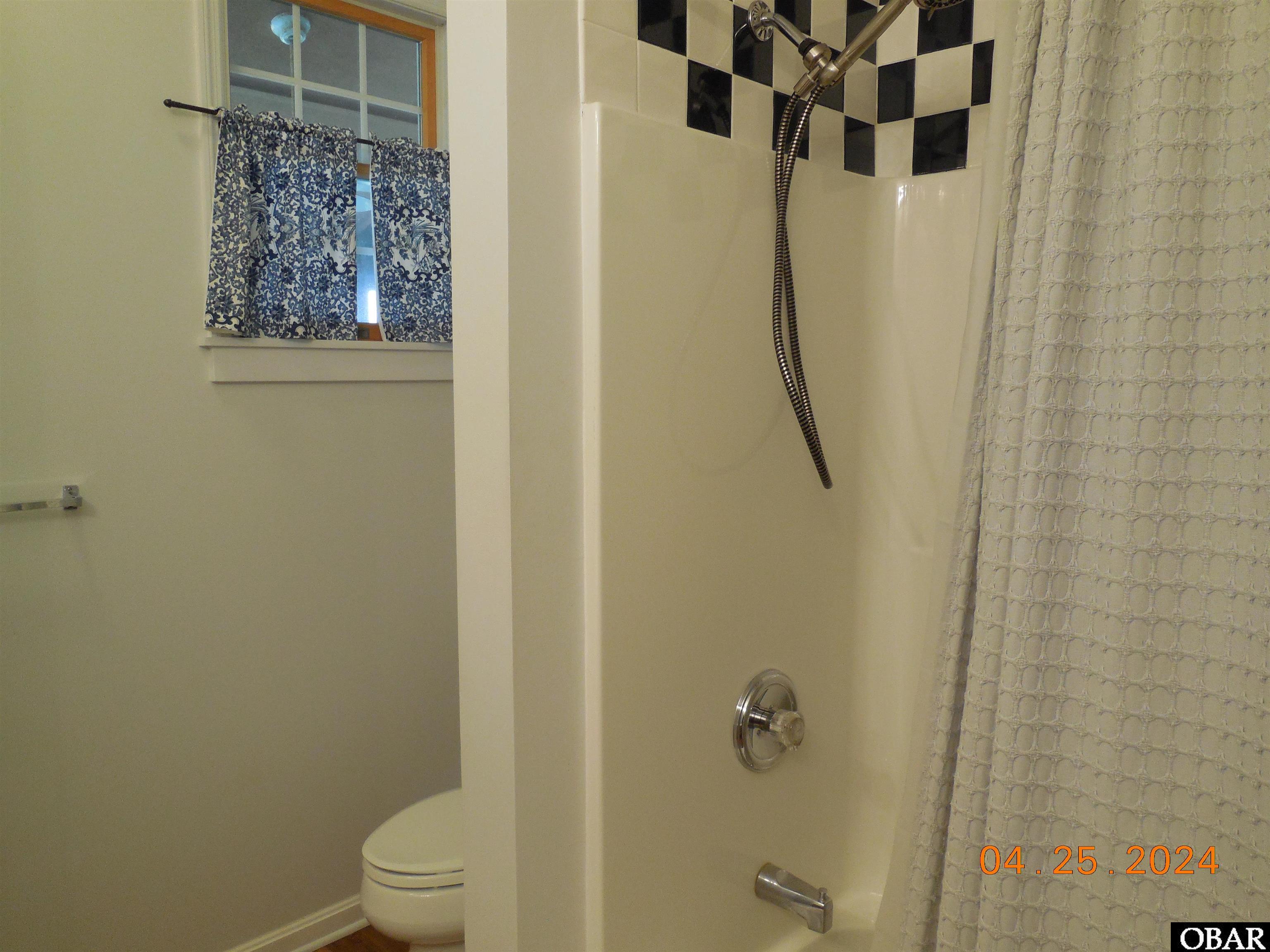 109 Winnie Blount Road, Ocracoke, NC 27960, 3 Bedrooms Bedrooms, ,2 BathroomsBathrooms,Residential,For sale,Winnie Blount Road,125489