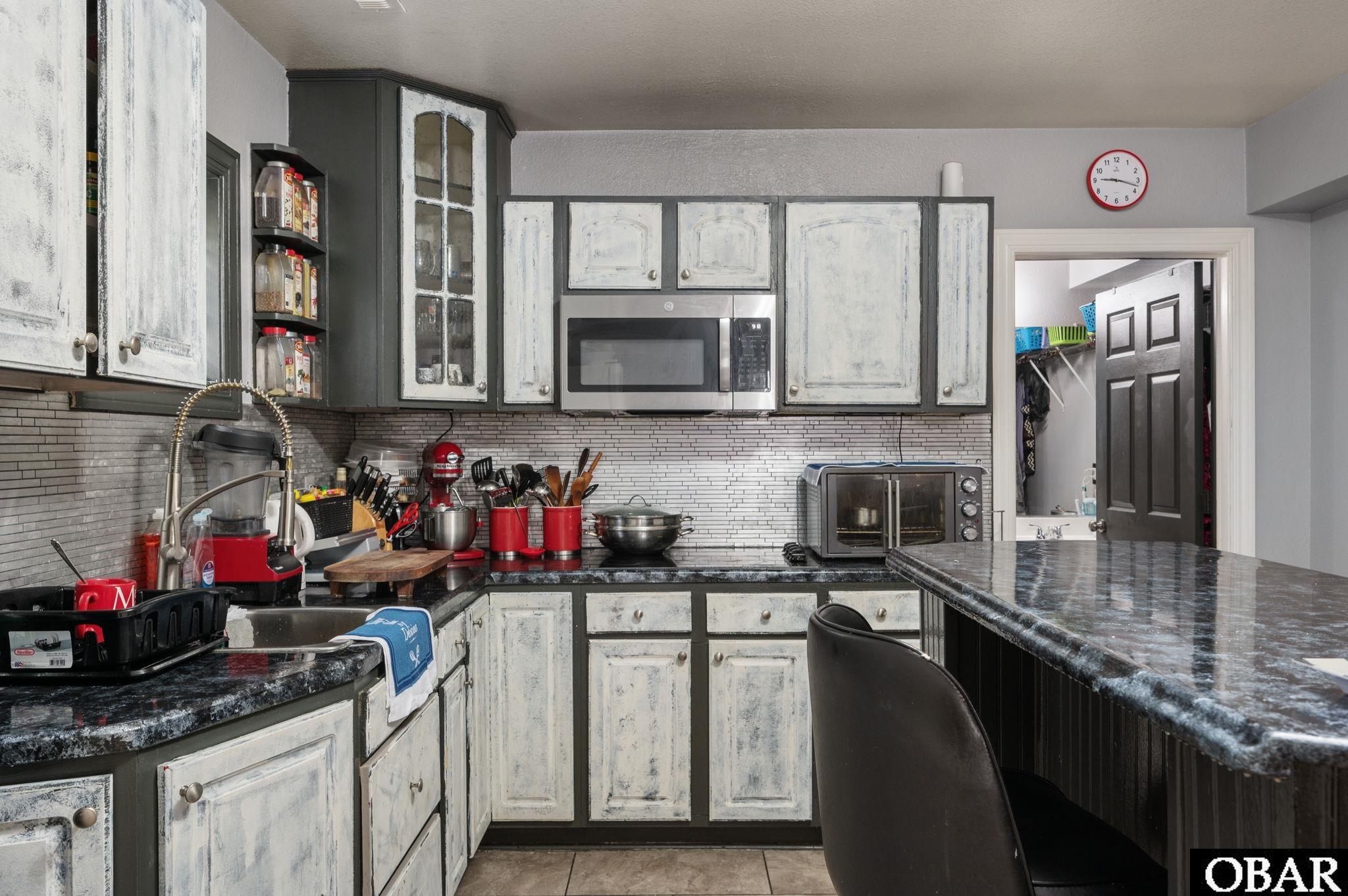 408 Holly Street, Kill Devil Hills, NC 27948, 4 Bedrooms Bedrooms, ,3 BathroomsBathrooms,Residential,For sale,Holly Street,125827