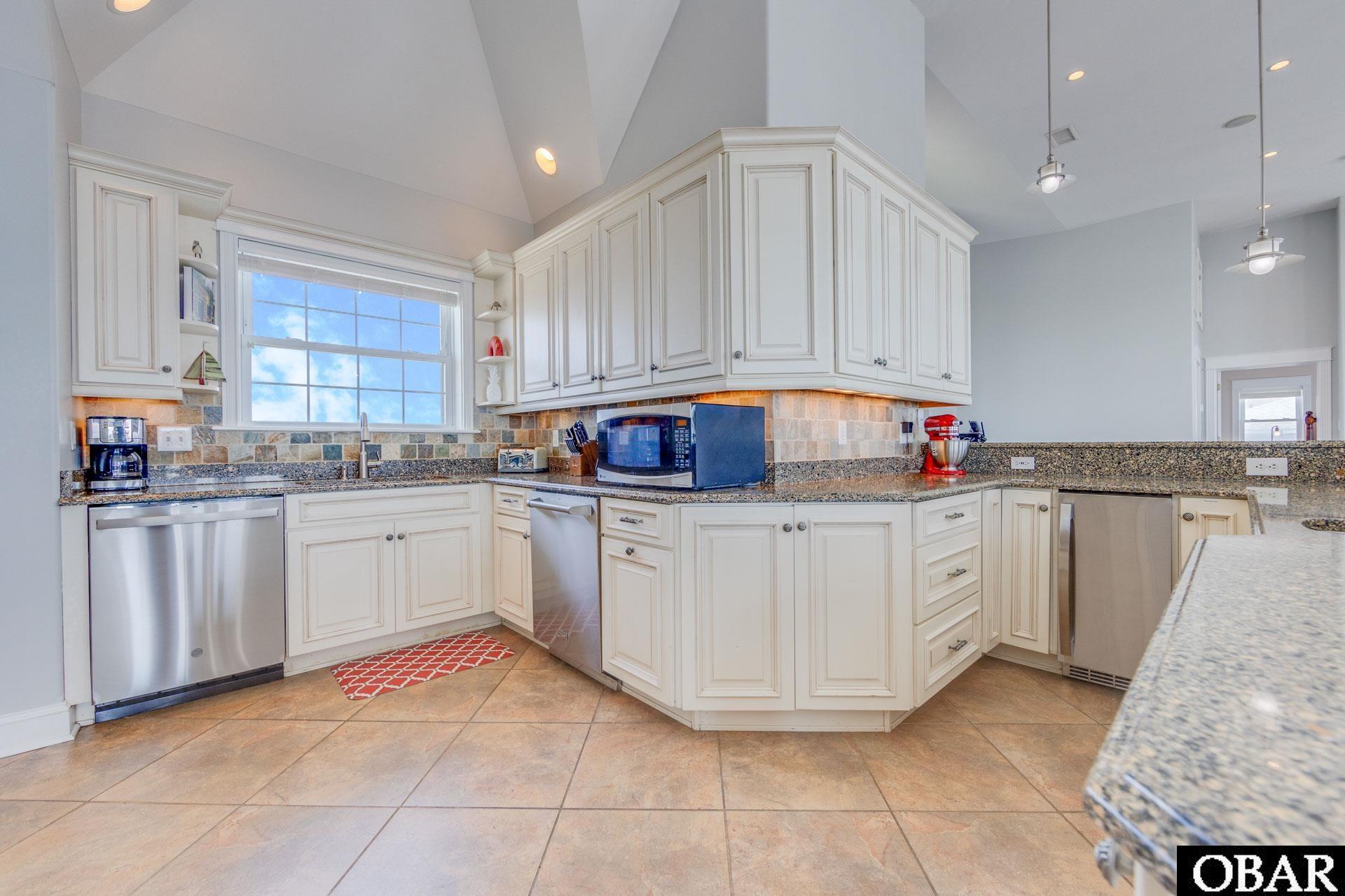 41815 Ocean View Drive, Avon, NC 27915, 6 Bedrooms Bedrooms, ,5 BathroomsBathrooms,Residential,For sale,Ocean View Drive,125860