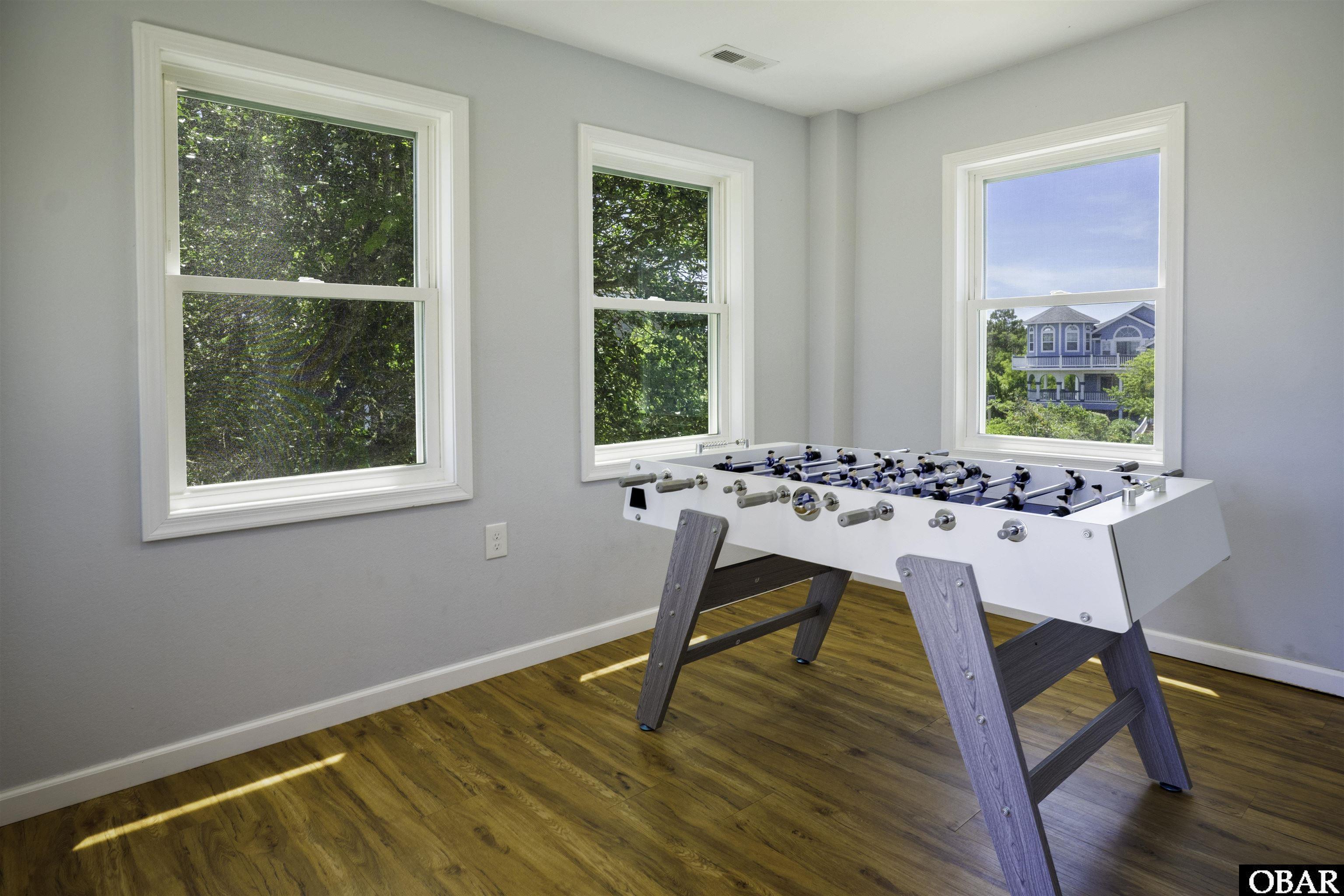 1041 Whalehead Drive, Corolla, NC 27927, 6 Bedrooms Bedrooms, ,4 BathroomsBathrooms,Residential,For sale,Whalehead Drive,125943
