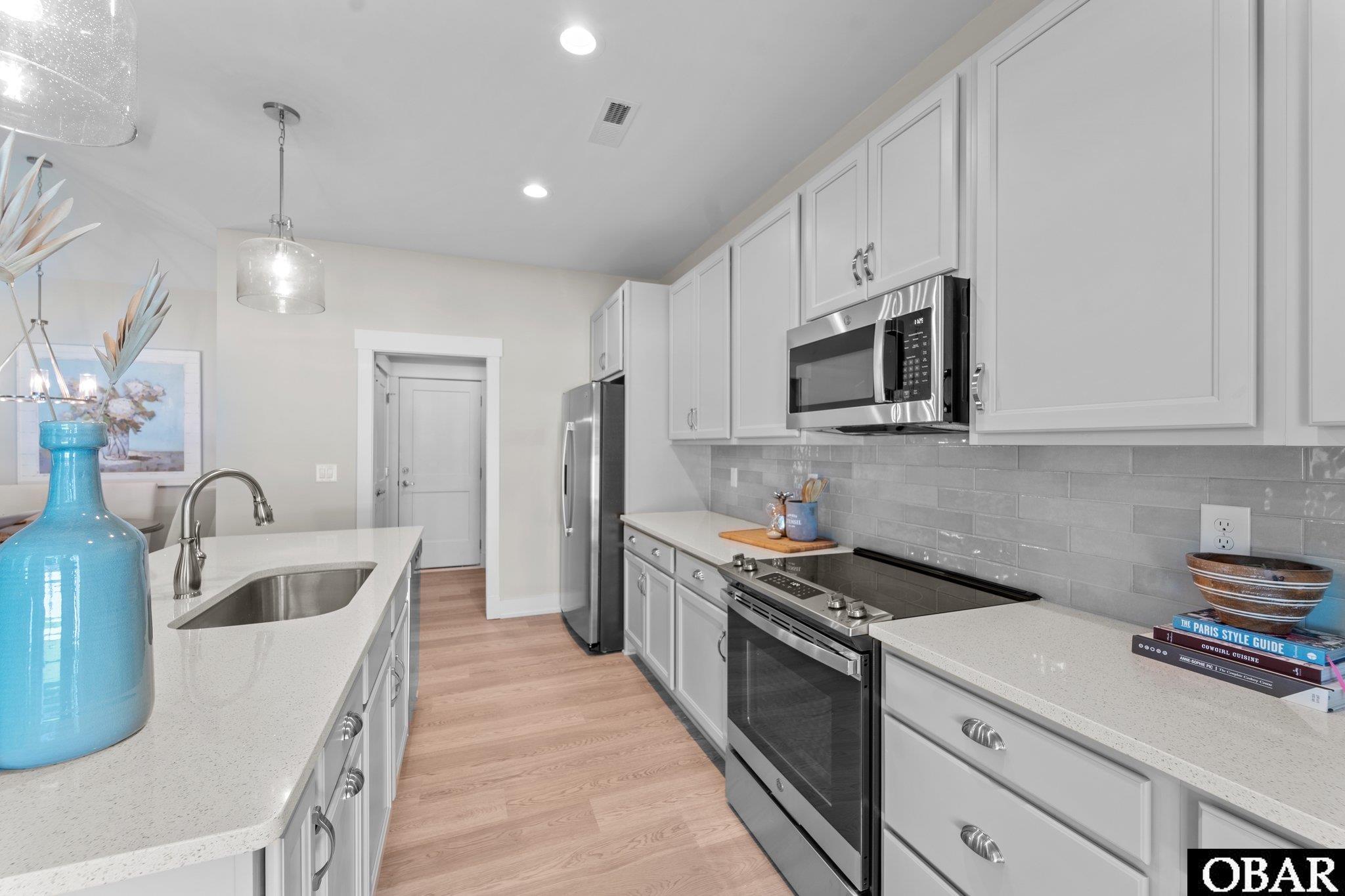 518 Anika Way, Kill Devil Hills, NC 27948, 3 Bedrooms Bedrooms, ,2 BathroomsBathrooms,Residential,For sale,Anika Way,125946
