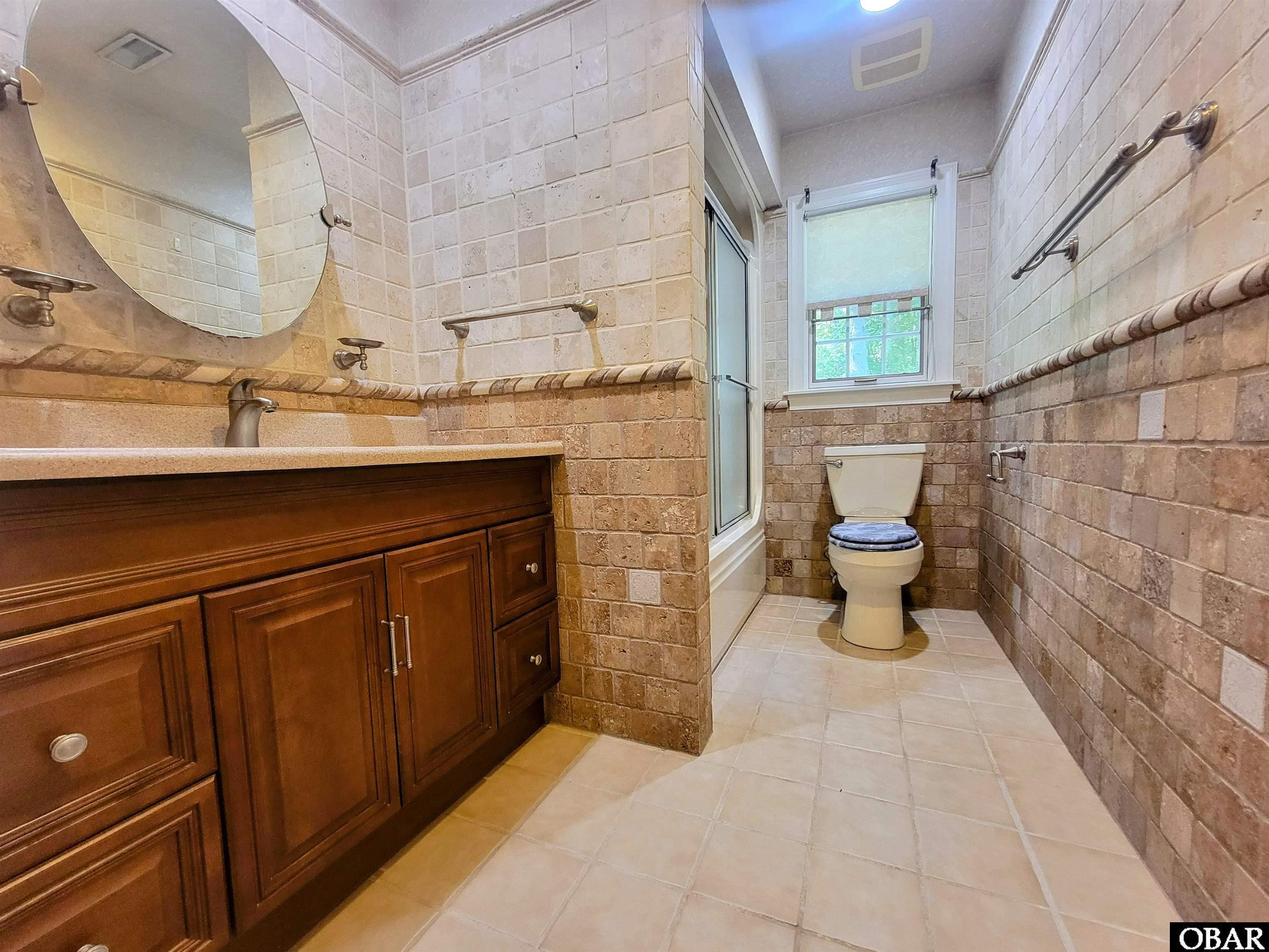w/ Custom Tile & Granite Counters