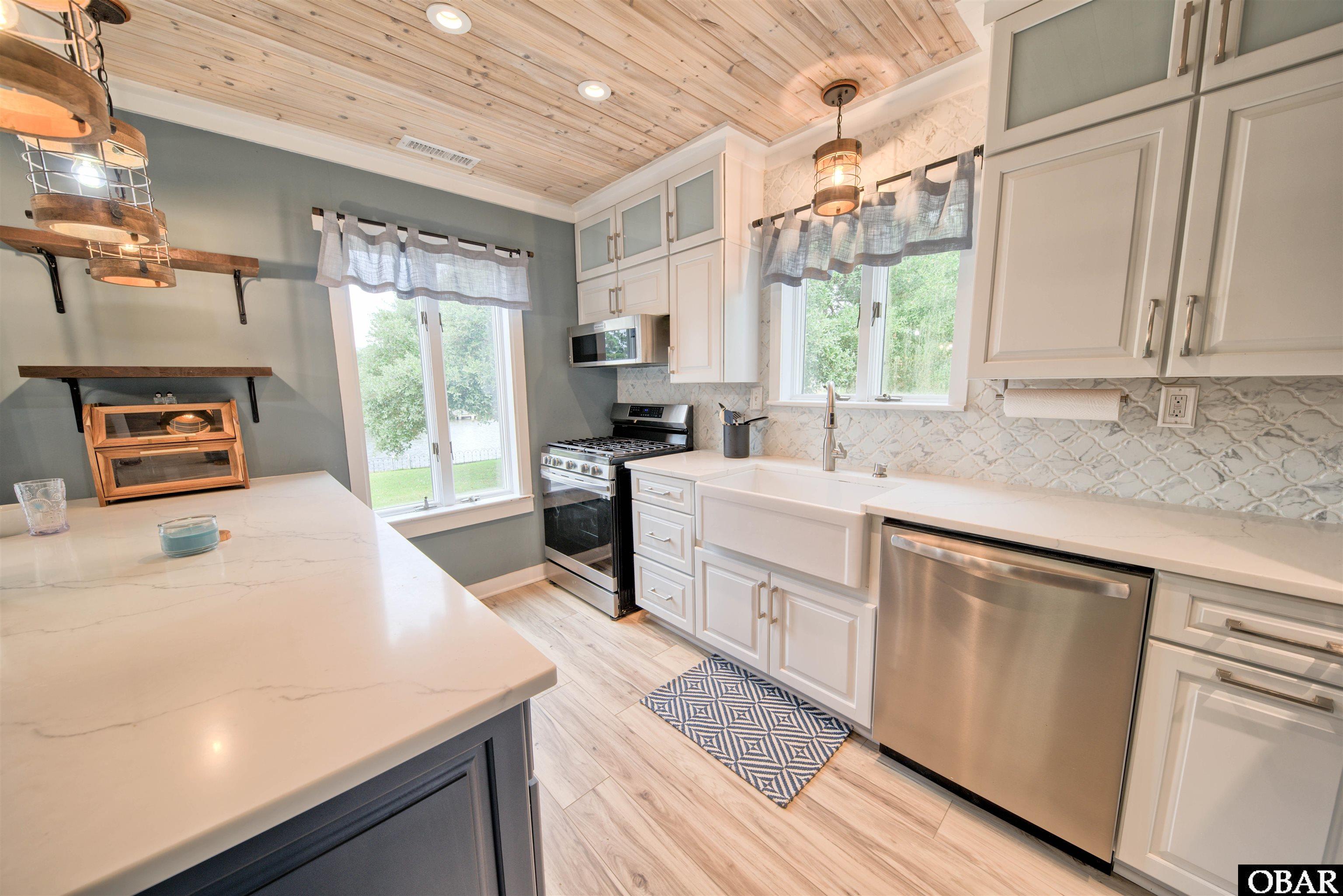 4040 Pineway Drive, Kitty Hawk, NC 27949, 3 Bedrooms Bedrooms, ,2 BathroomsBathrooms,Residential,For sale,Pineway Drive,126054