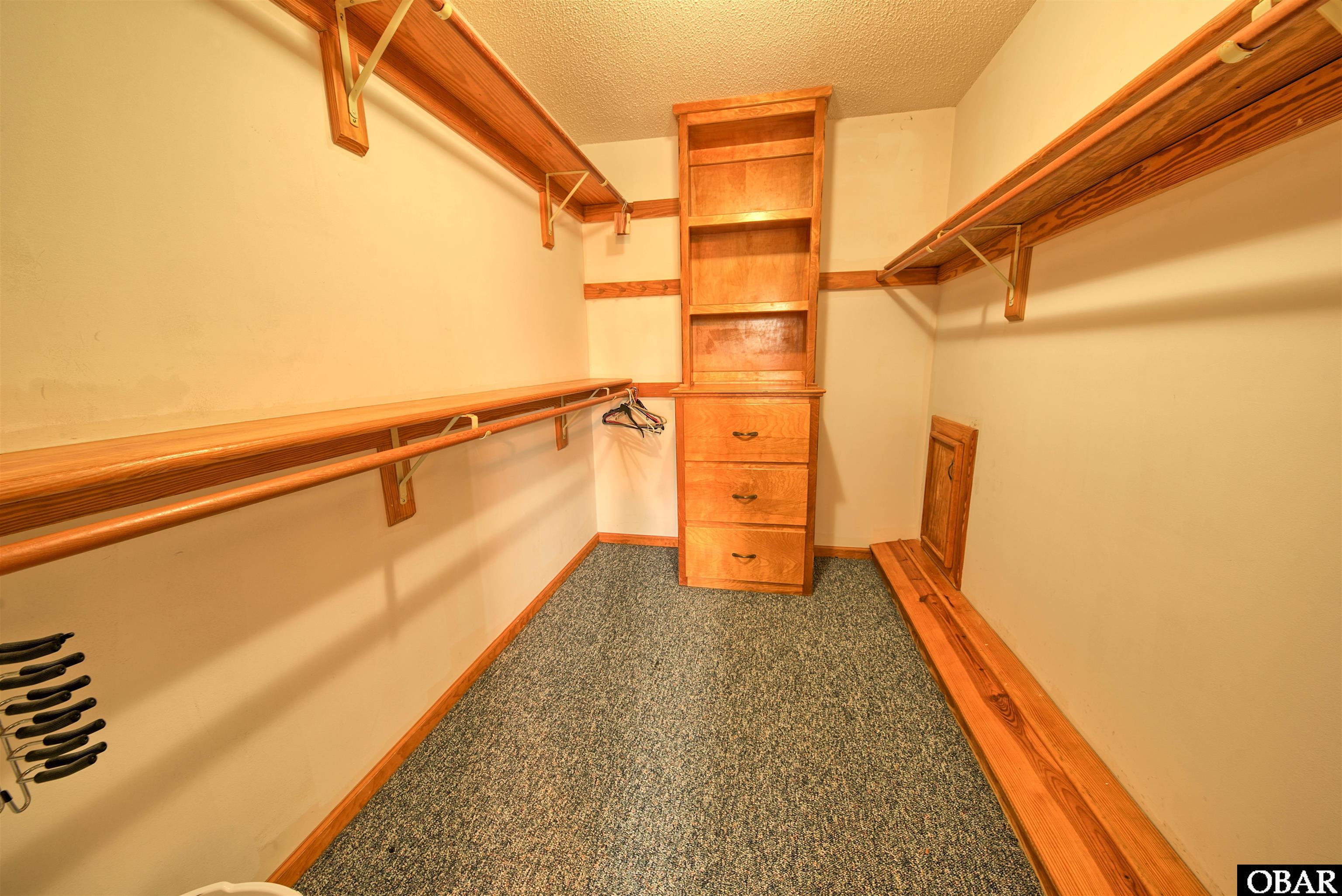 4040 Pineway Drive, Kitty Hawk, NC 27949, 3 Bedrooms Bedrooms, ,2 BathroomsBathrooms,Residential,For sale,Pineway Drive,126054