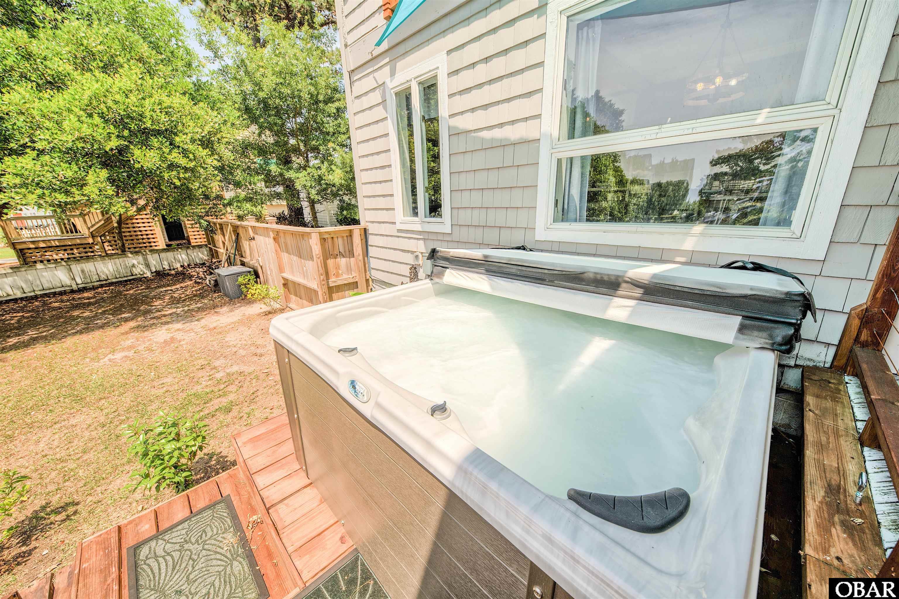 4040 Pineway Drive, Kitty Hawk, NC 27949, 3 Bedrooms Bedrooms, ,2 BathroomsBathrooms,Residential,For sale,Pineway Drive,126054