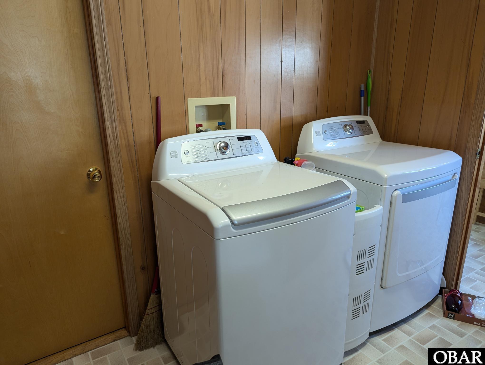 369 Lighthouse Road, Ocracoke, NC 27960, 2 Bedrooms Bedrooms, ,2 BathroomsBathrooms,Residential,For sale,Lighthouse Road,126070