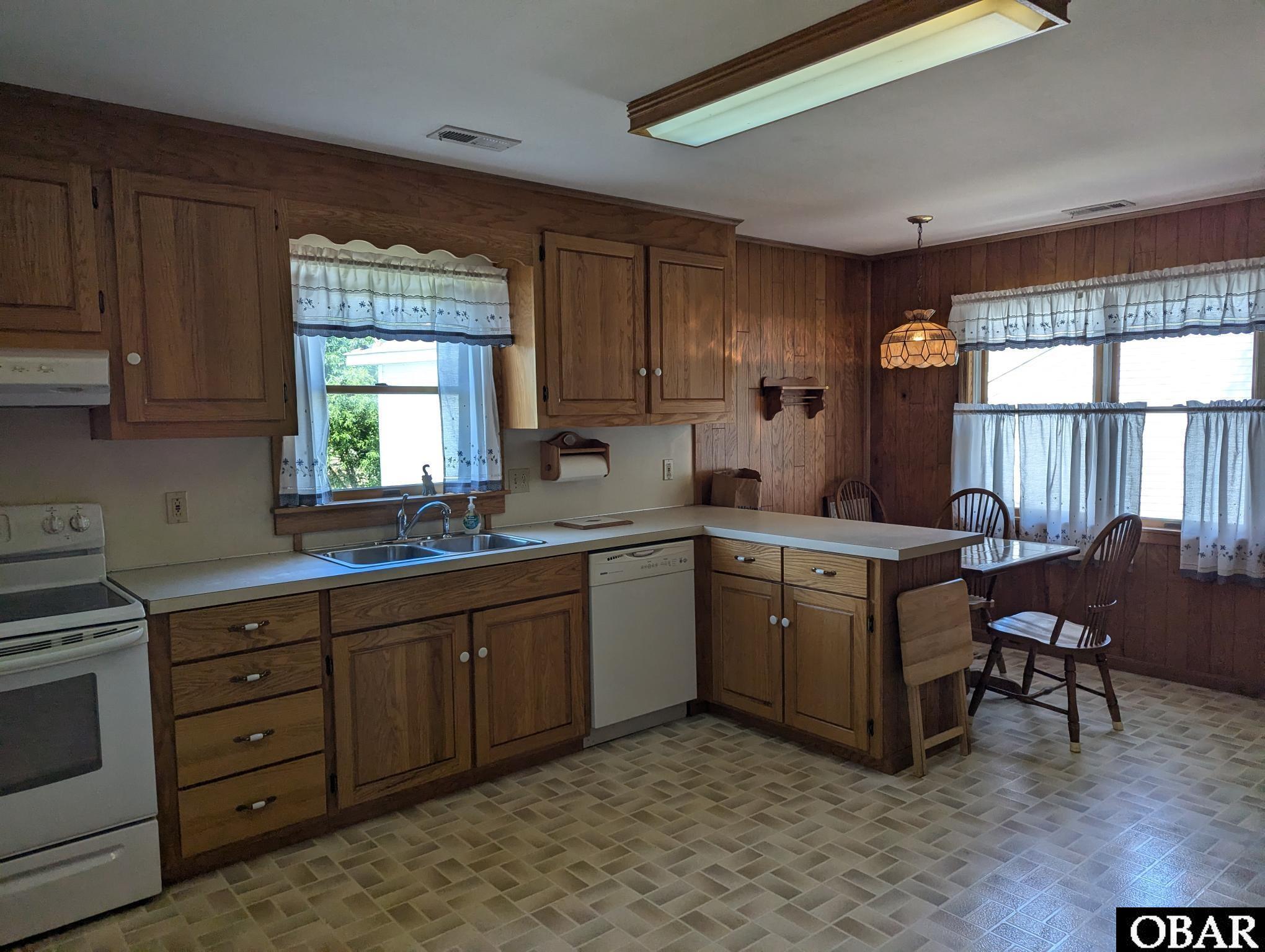 369 Lighthouse Road, Ocracoke, NC 27960, 2 Bedrooms Bedrooms, ,2 BathroomsBathrooms,Residential,For sale,Lighthouse Road,126070