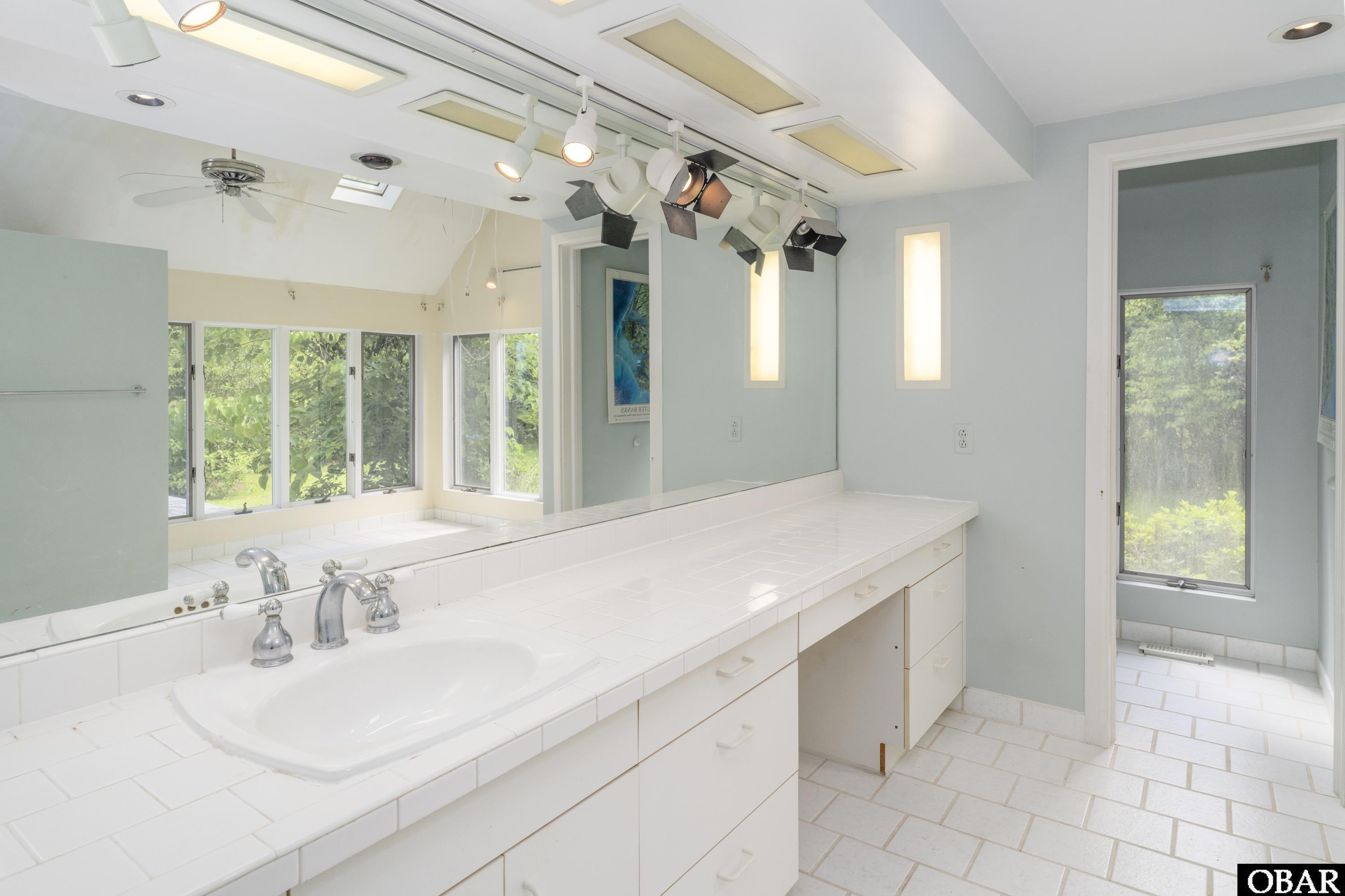 1249 Highway 64/264, Manteo, NC 27954-9049, 4 Bedrooms Bedrooms, ,2 BathroomsBathrooms,Residential,For sale,Highway 64/264,126078