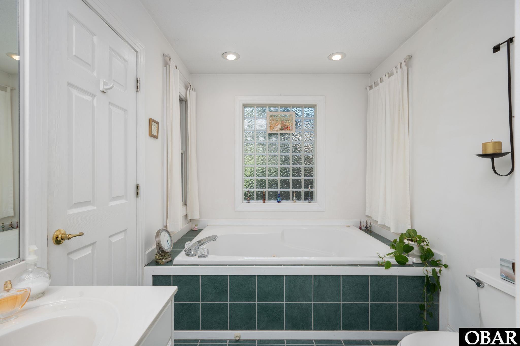 4016 Martins Point Road, Kitty Hawk, NC 27949, 3 Bedrooms Bedrooms, ,3 BathroomsBathrooms,Residential,For sale,Martins Point Road,126093