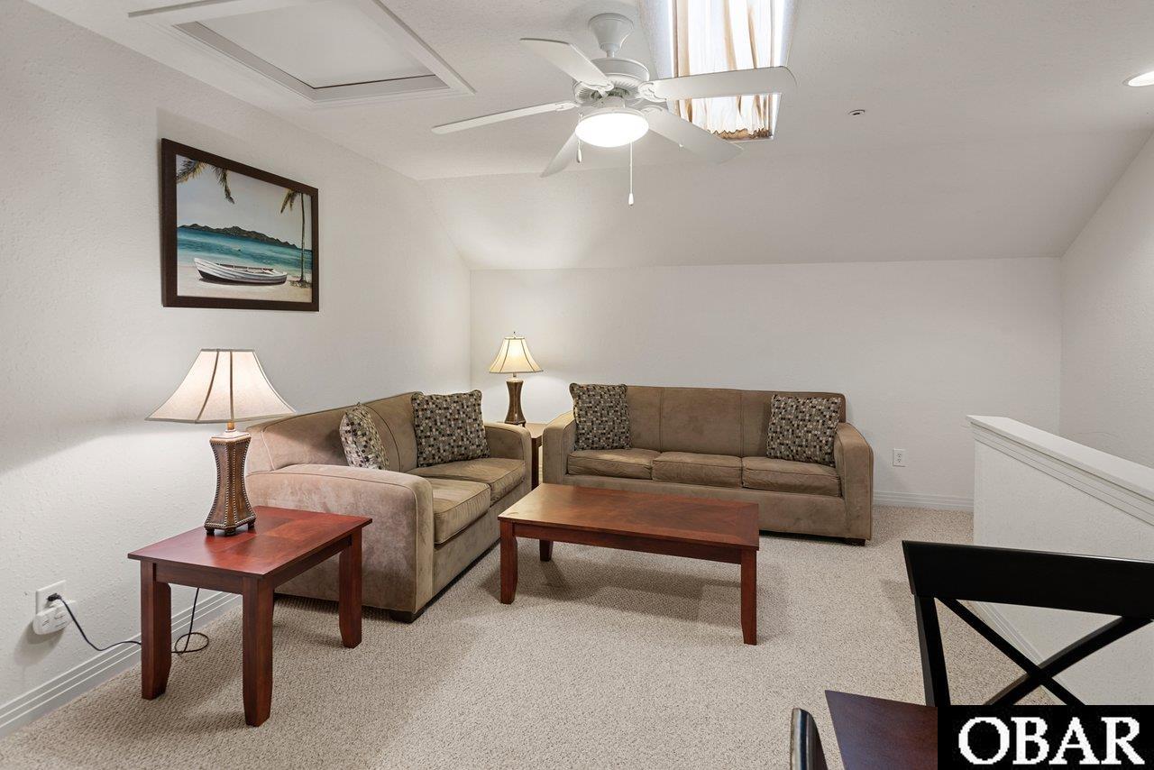 1109-E Cambridge Road, Kill Devil Hills, NC 27948, 2 Bedrooms Bedrooms, ,2 BathroomsBathrooms,Residential,For sale,Cambridge Road,126103