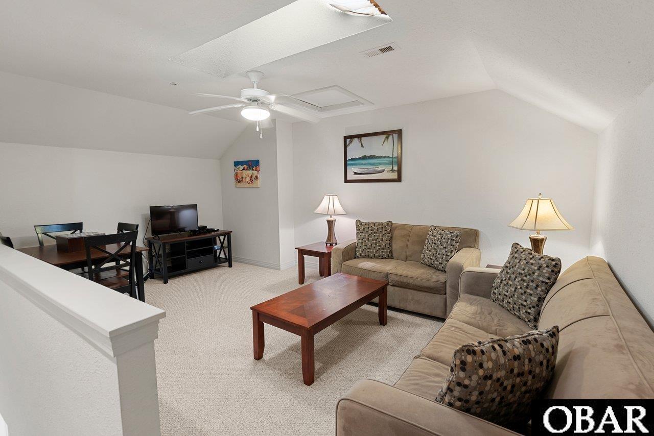 1109-E Cambridge Road, Kill Devil Hills, NC 27948, 2 Bedrooms Bedrooms, ,2 BathroomsBathrooms,Residential,For sale,Cambridge Road,126103