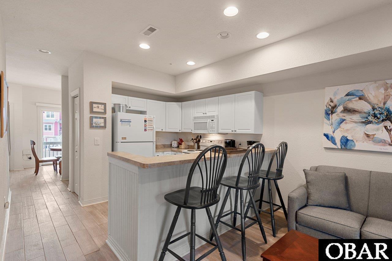 1109-E Cambridge Road, Kill Devil Hills, NC 27948, 2 Bedrooms Bedrooms, ,2 BathroomsBathrooms,Residential,For sale,Cambridge Road,126103