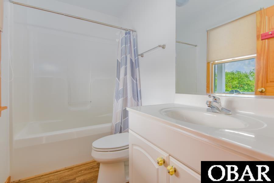 119 Four Seasons Lane, Duck, NC 27949, 5 Bedrooms Bedrooms, ,5 BathroomsBathrooms,Residential,For sale,Four Seasons Lane,126239