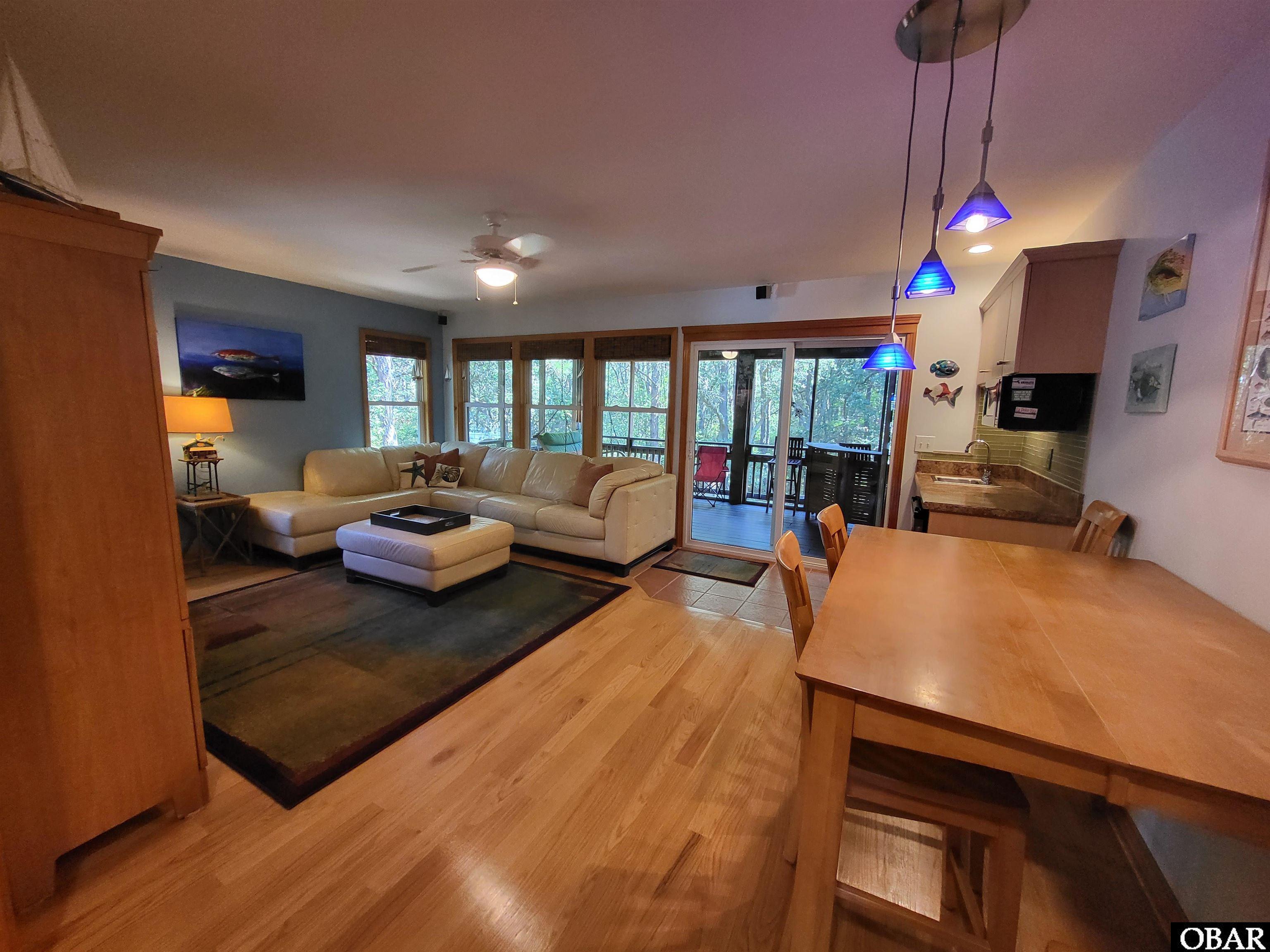 Could be used as a very large bedroom.