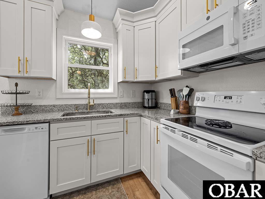 2360 Ocean Sands Road, Corolla, NC 27927, 2 Bedrooms Bedrooms, ,1 BathroomBathrooms,Residential,For sale,Ocean Sands Road,126332