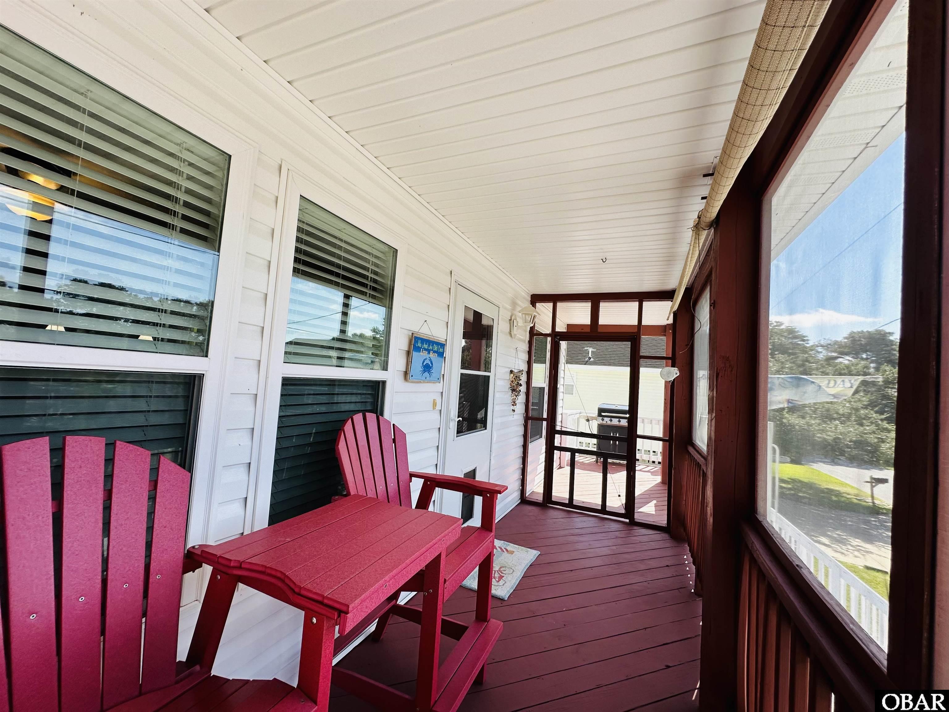 Screened in porch