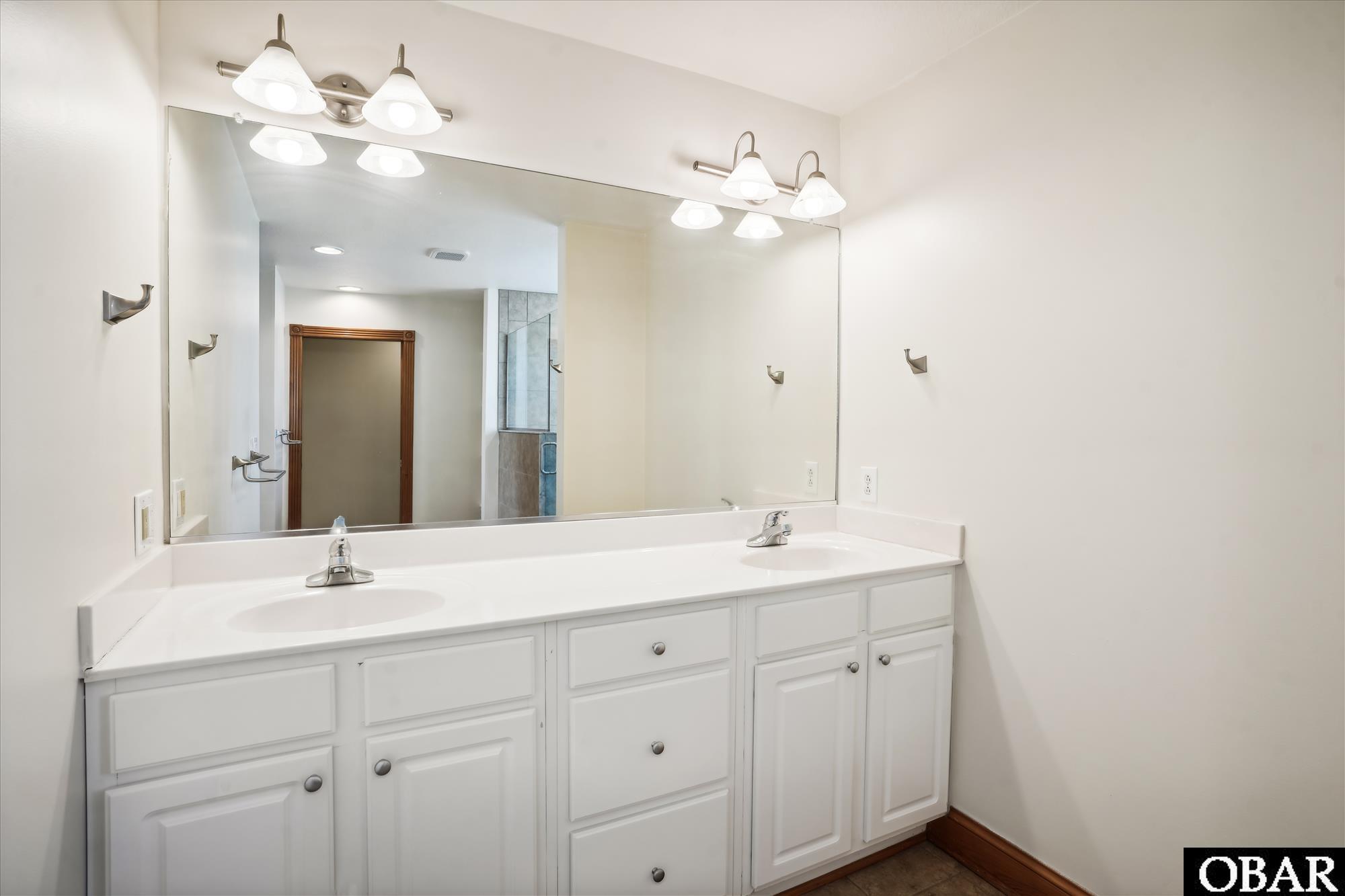 1041 Lighthouse Drive, Corolla, NC 27927, 7 Bedrooms Bedrooms, ,6 BathroomsBathrooms,Residential,For sale,Lighthouse Drive,126395