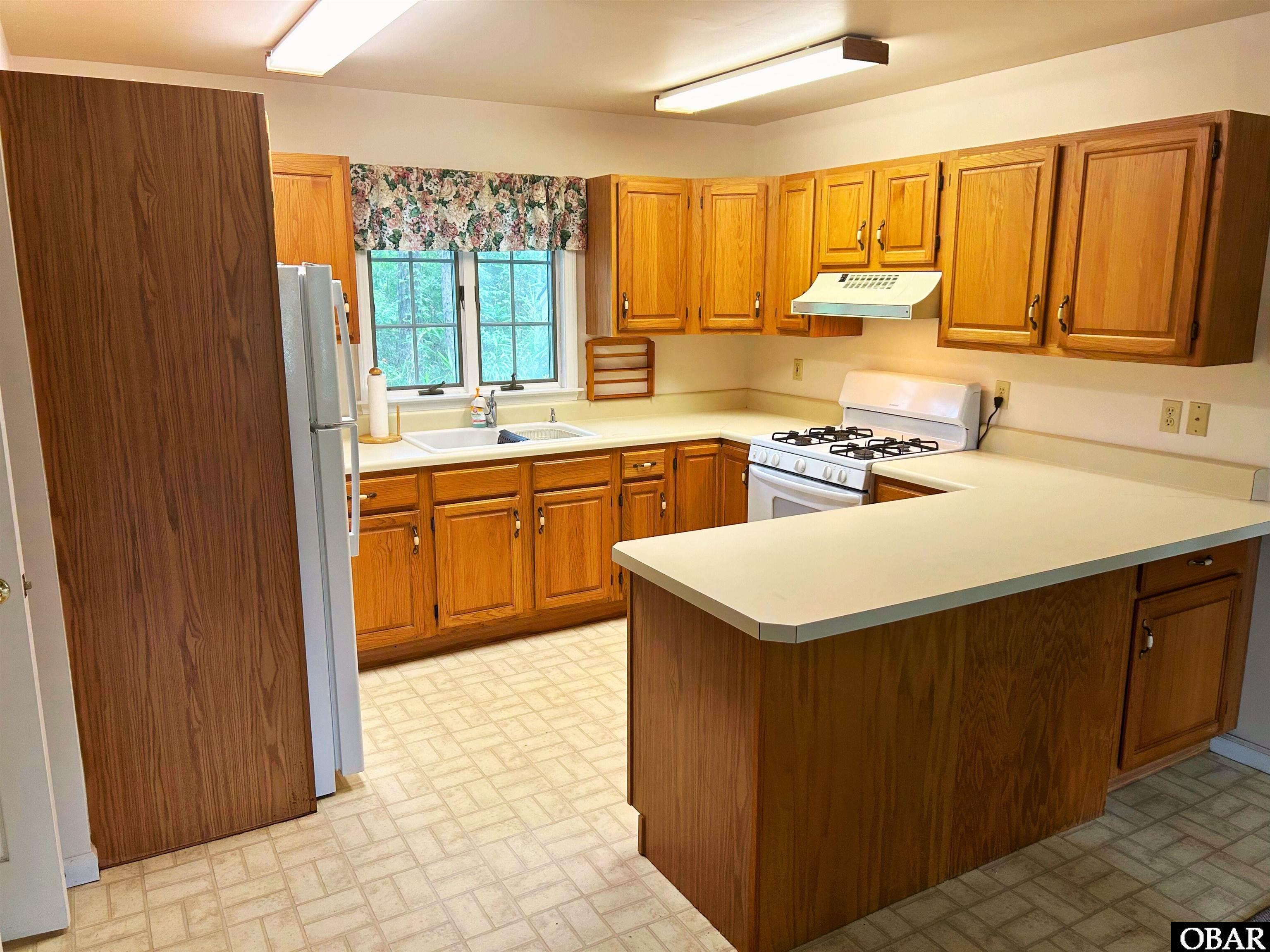 611 Vista Lake Drive, Manteo, NC 27954, 3 Bedrooms Bedrooms, ,2 BathroomsBathrooms,Residential,For sale,Vista Lake Drive,126398