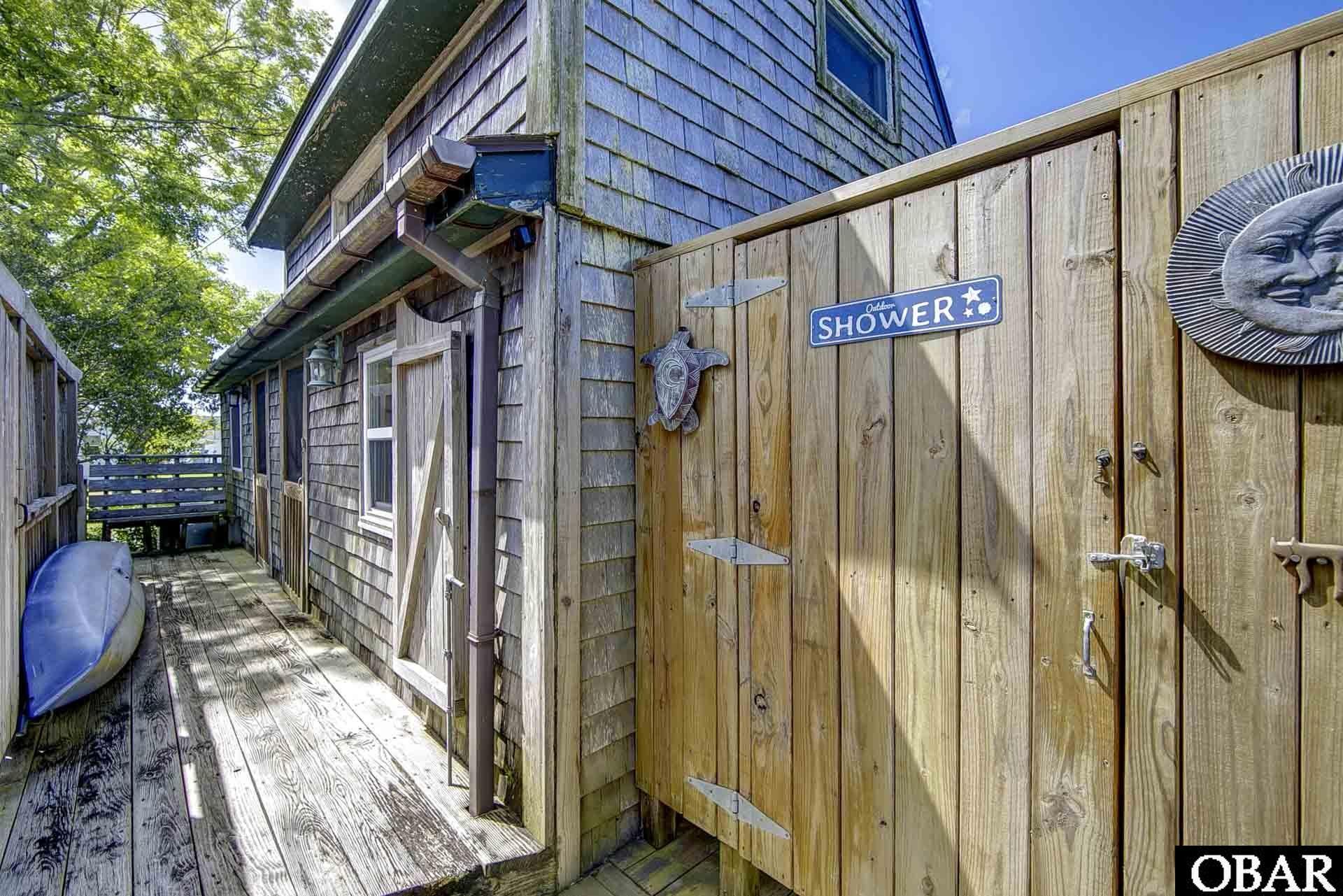 660 Irvin Garrish Highway, Ocracoke, NC 27960-0000, 6 Bedrooms Bedrooms, ,2 BathroomsBathrooms,Residential,For sale,Irvin Garrish Highway,126419