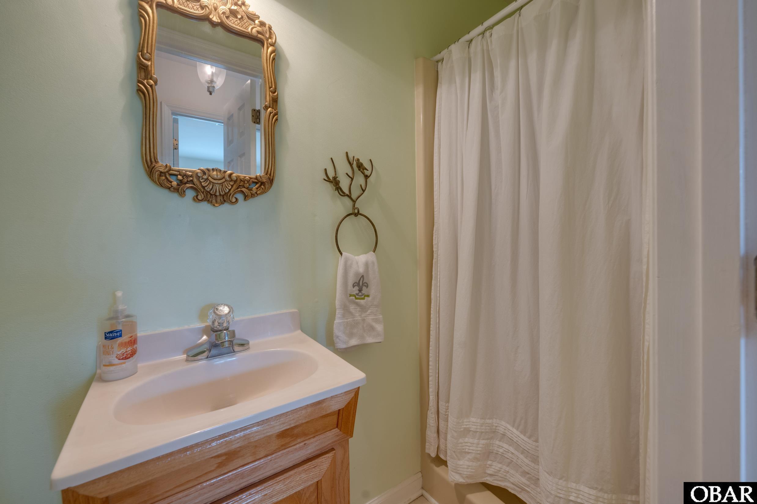 202 Sea Oats Lane, Southern Shores, NC 27949, 4 Bedrooms Bedrooms, ,3 BathroomsBathrooms,Residential,For sale,Sea Oats Lane,126473
