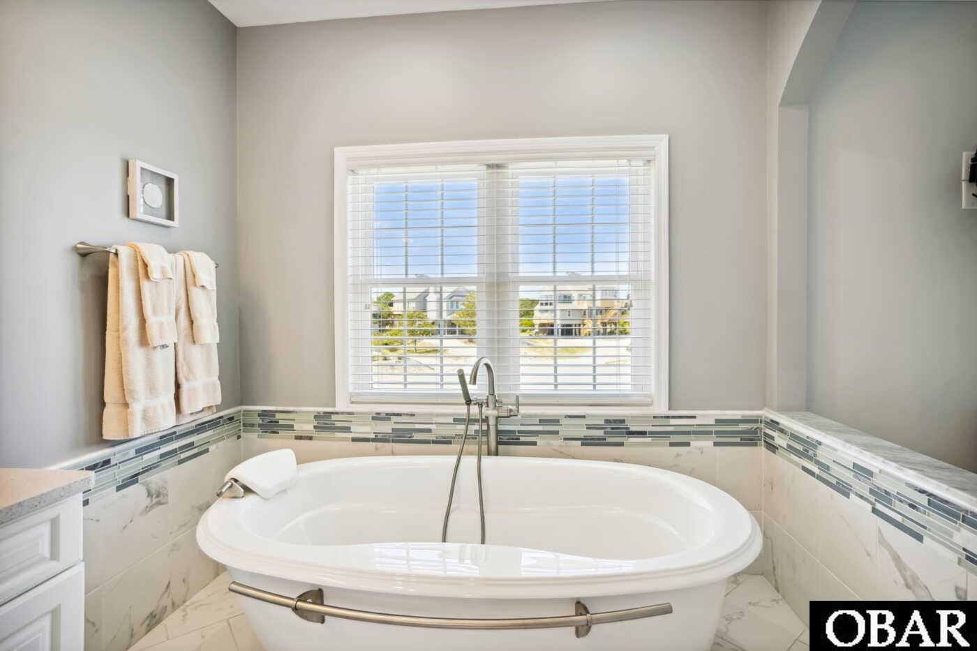 119 Ships Watch Drive, Duck, NC 27949, 4 Bedrooms Bedrooms, ,4 BathroomsBathrooms,Residential,For sale,Ships Watch Drive,126576