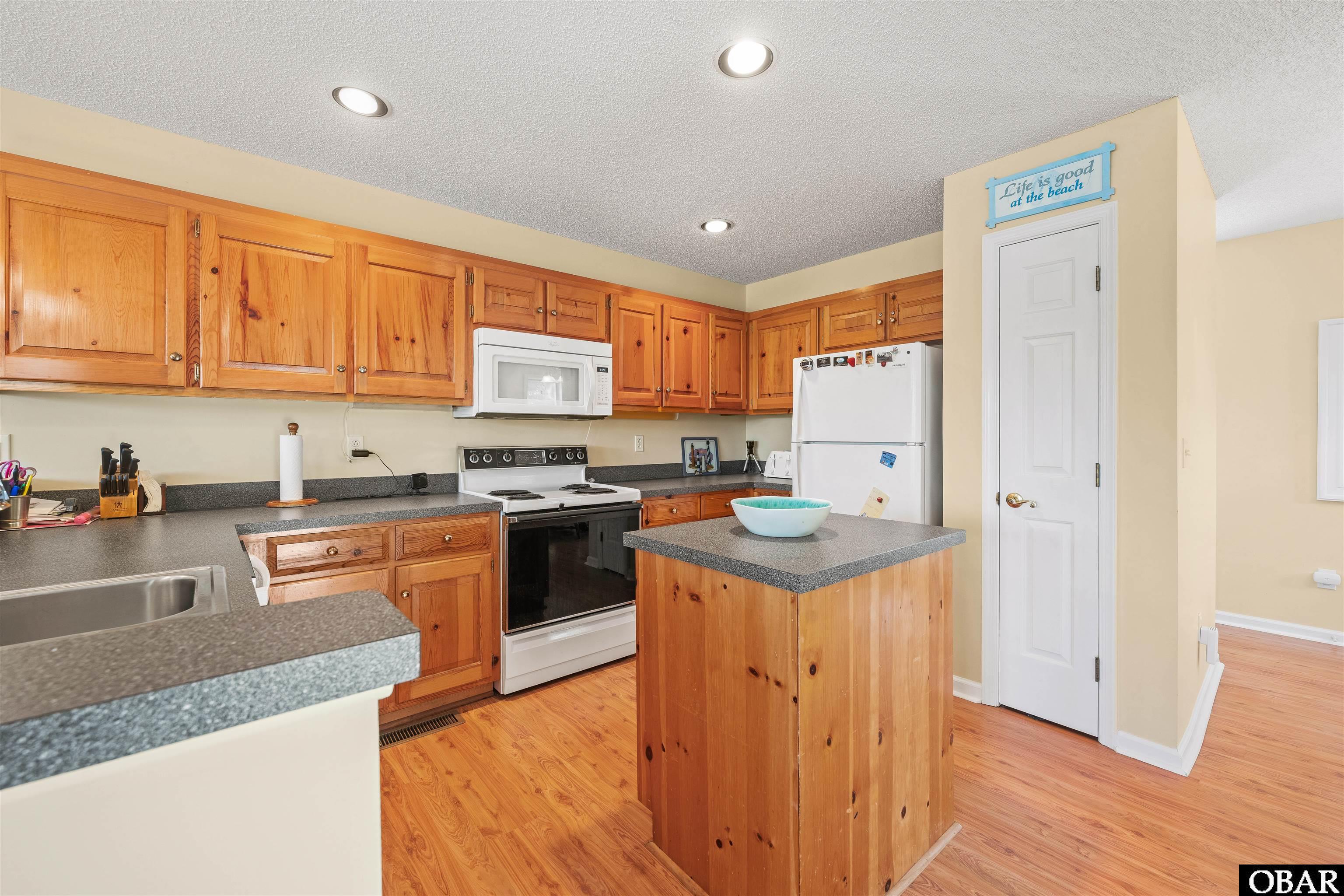 102 Trinitie Drive, Duck, NC 27949, 3 Bedrooms Bedrooms, ,2 BathroomsBathrooms,Residential,For sale,Trinitie Drive,126658