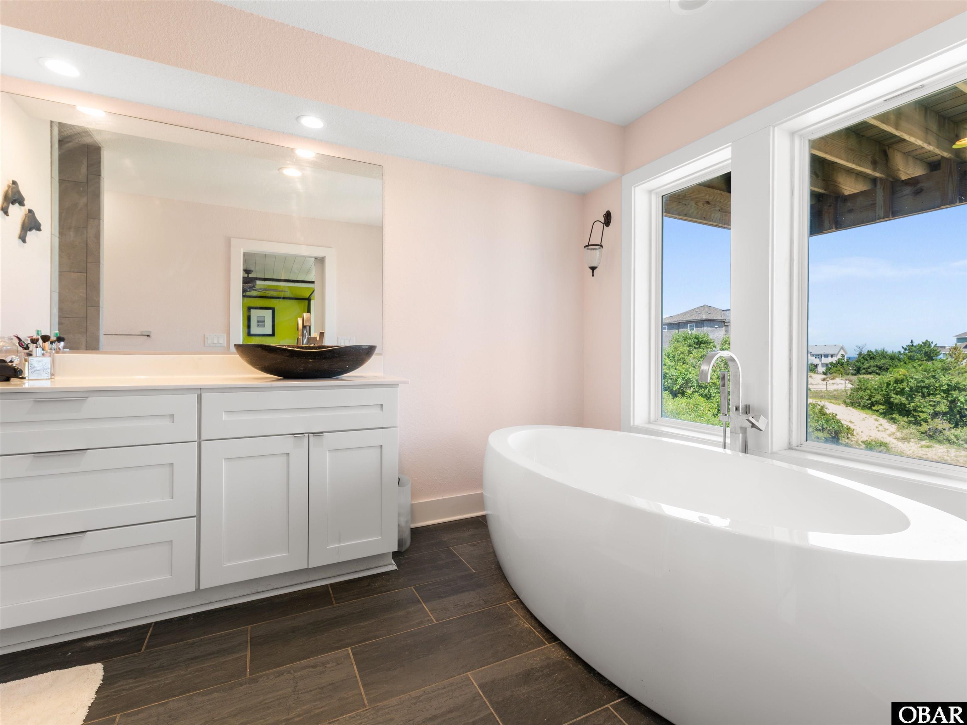 1556 Sandpiper Road, Corolla, NC 27927, 3 Bedrooms Bedrooms, ,2 BathroomsBathrooms,Residential,For sale,Sandpiper Road,126741