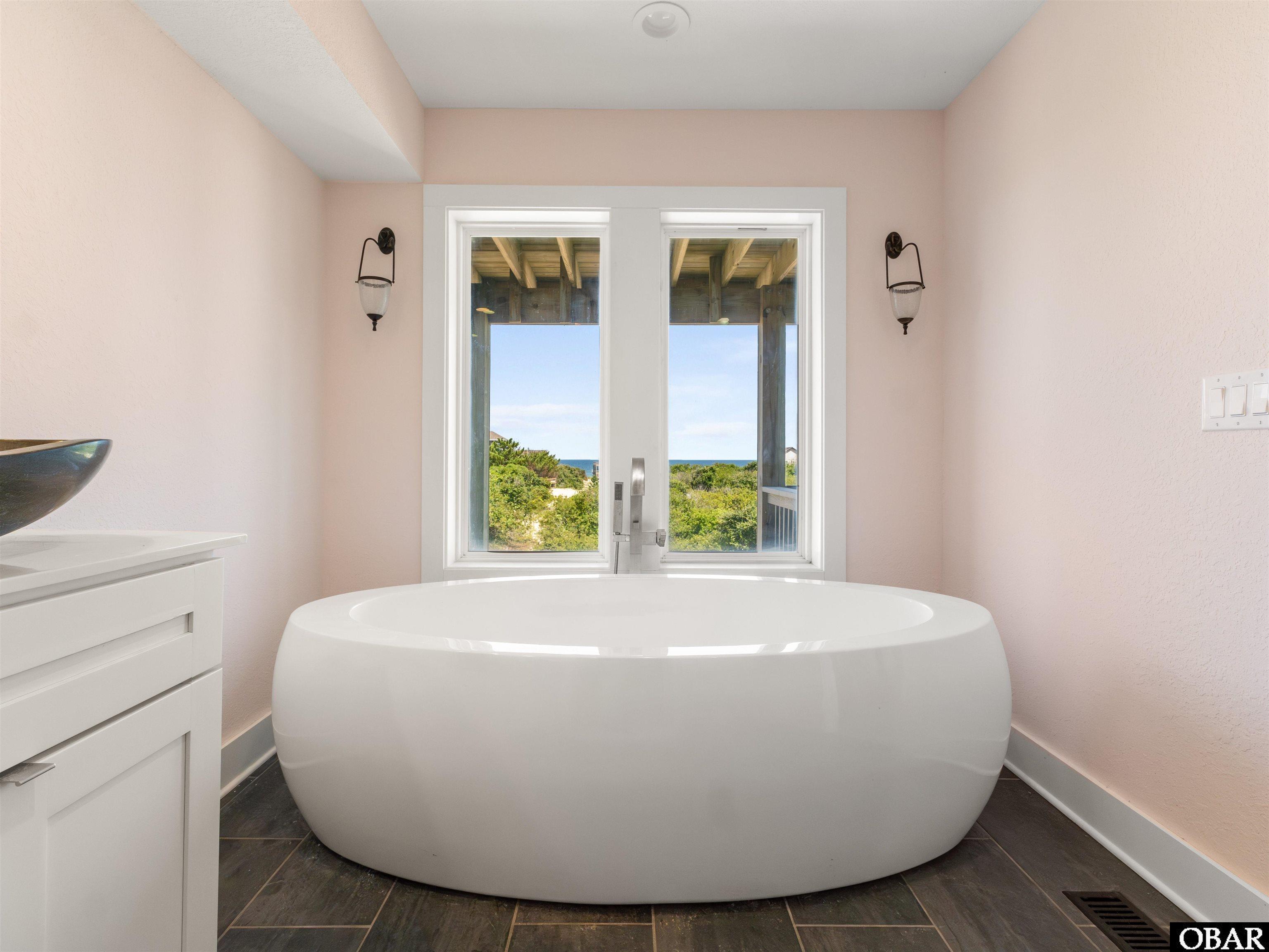 1556 Sandpiper Road, Corolla, NC 27927, 3 Bedrooms Bedrooms, ,2 BathroomsBathrooms,Residential,For sale,Sandpiper Road,126741