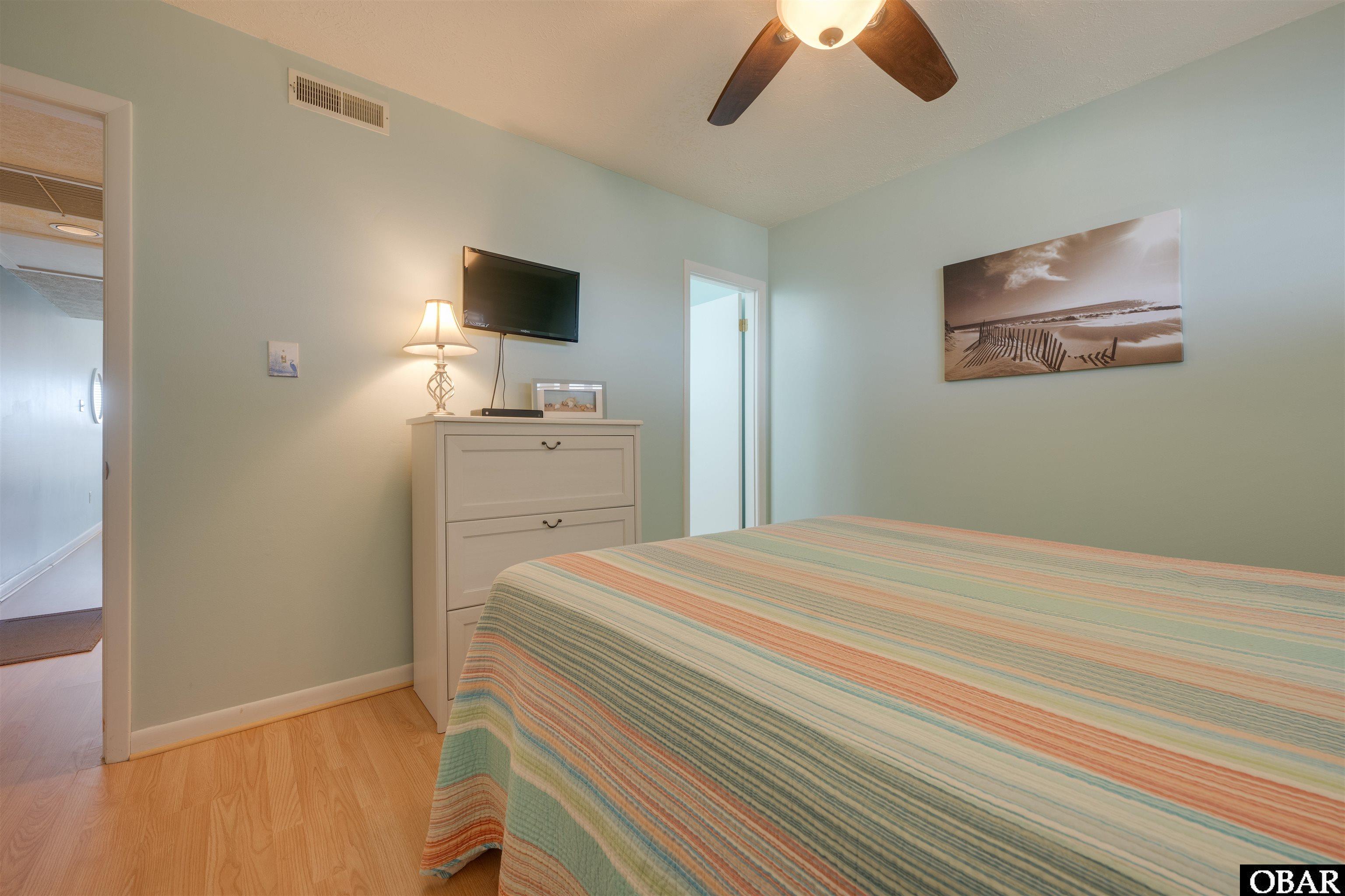 117 Sea Colony Drive, Duck, NC 27949, 1 Bedroom Bedrooms, ,2 BathroomsBathrooms,Residential,For sale,Sea Colony Drive,126800