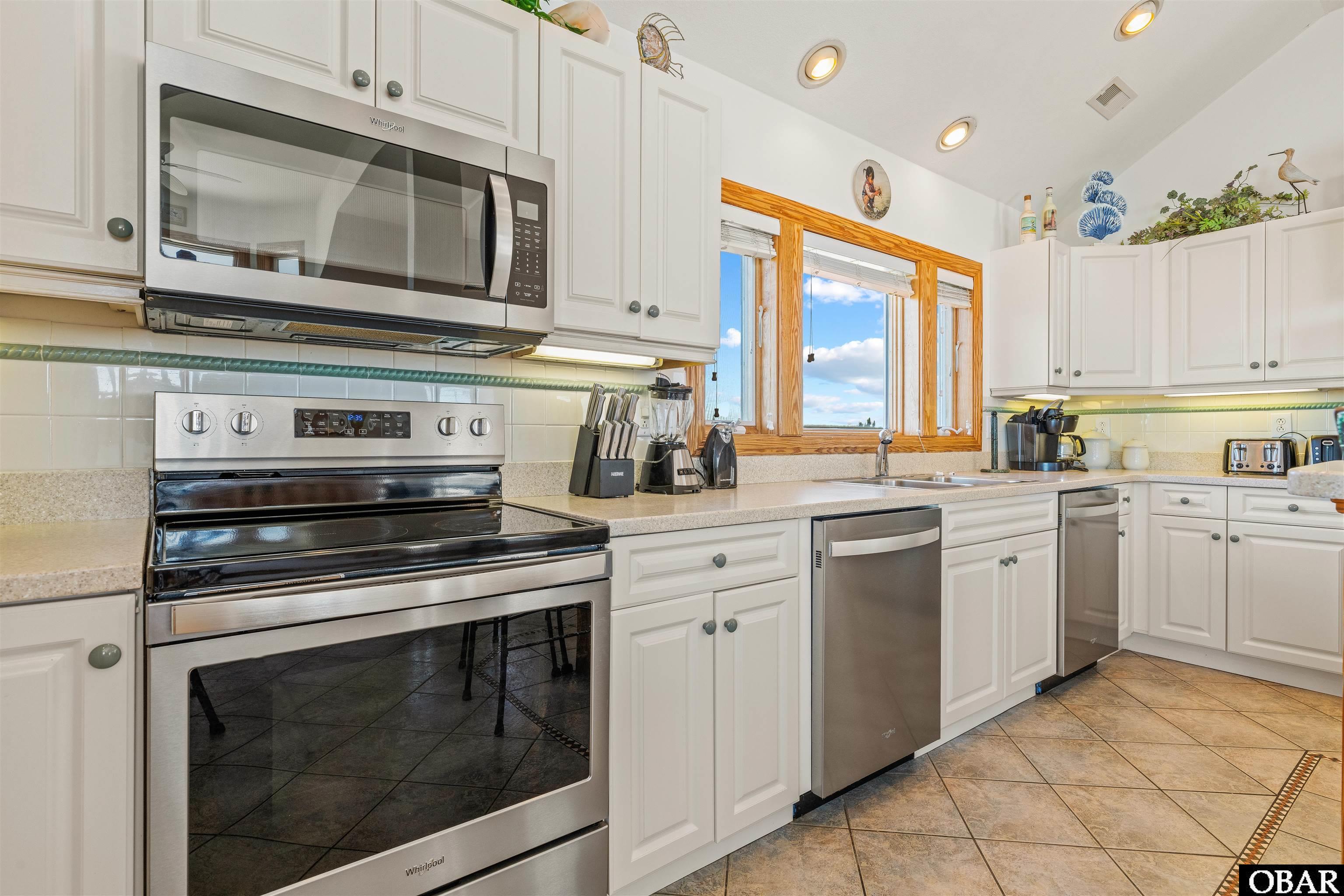 1201 Atlantic Avenue, Corolla, NC 27927, 6 Bedrooms Bedrooms, ,6 BathroomsBathrooms,Residential,For sale,Atlantic Avenue,126824