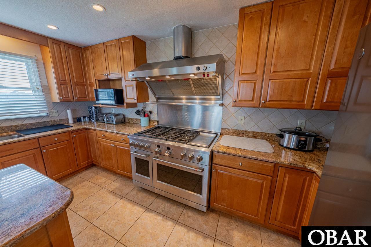 41593 Ocean View Drive, Avon, NC 27915, 7 Bedrooms Bedrooms, ,7 BathroomsBathrooms,Residential,For sale,Ocean View Drive,126826