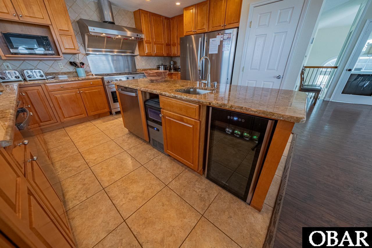41593 Ocean View Drive, Avon, NC 27915, 7 Bedrooms Bedrooms, ,7 BathroomsBathrooms,Residential,For sale,Ocean View Drive,126826