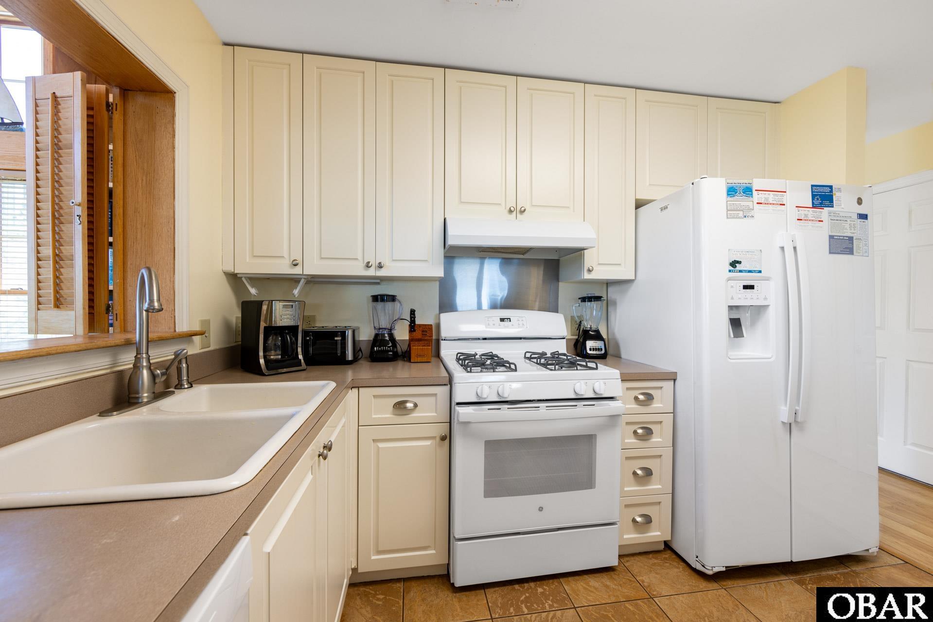 6933 Virginia Dare Trail, Nags Head, NC 27959, 6 Bedrooms Bedrooms, ,6 BathroomsBathrooms,Residential,For sale,Virginia Dare Trail,126827