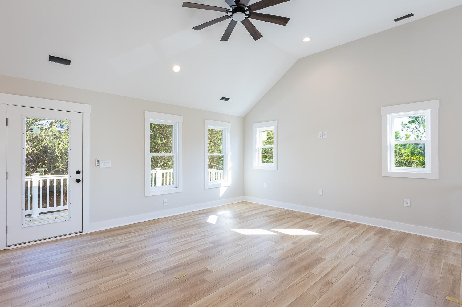 861 Sawgrass Court 