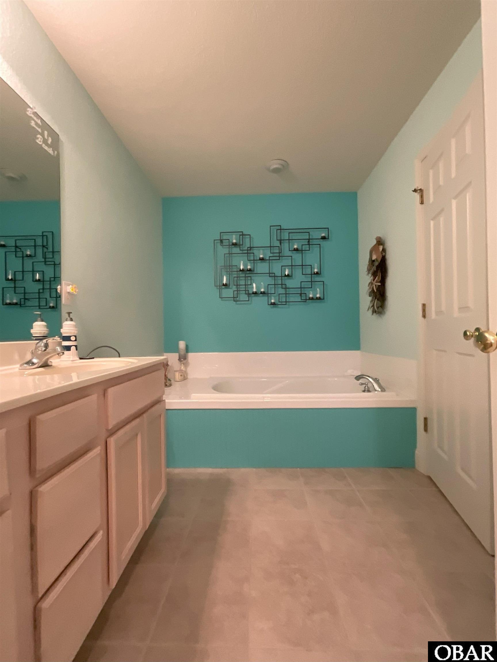 124 Gables Way, Kitty Hawk, NC 27949-6017, 3 Bedrooms Bedrooms, ,3 BathroomsBathrooms,Residential,For sale,Gables Way,126860